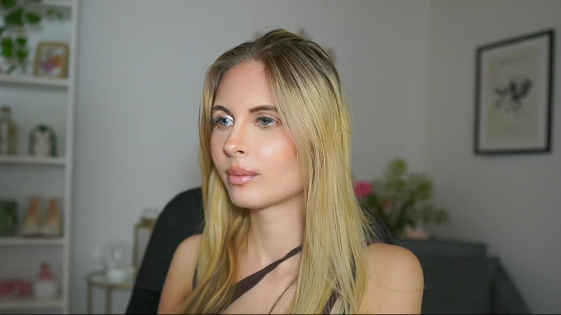 Gallery image thumbnail from Catecrago_'s myfreecams stream on, 03/05/2025, 18:49 image 12 of 20