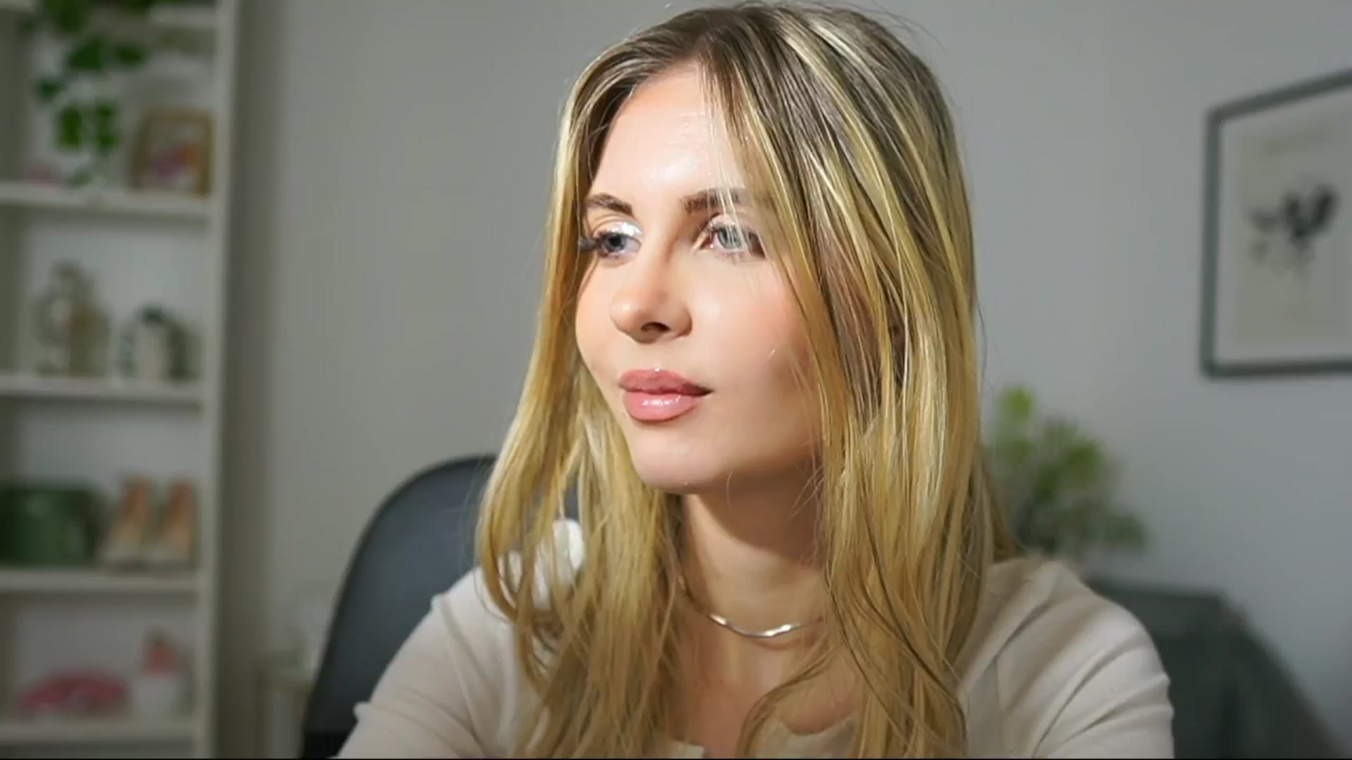Gallery image thumbnail from Catecrago_'s myfreecams stream on, 03/07/2025, 09:59 image 3 of 20