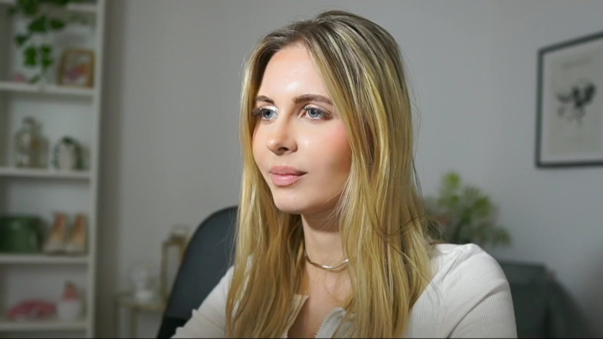 Gallery image thumbnail from Catecrago_'s myfreecams stream on, 03/07/2025, 11:46 image 19 of 20