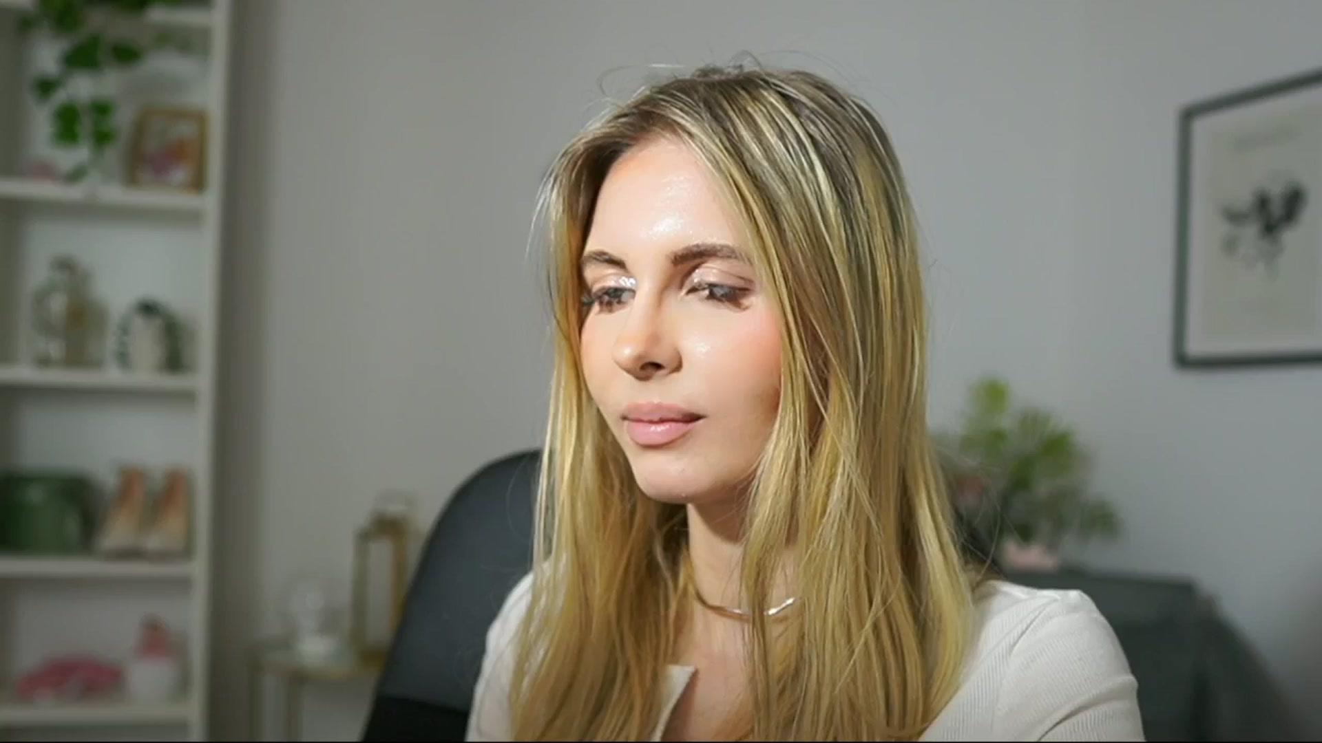 Gallery image thumbnail from Catecrago_'s myfreecams stream on, 03/07/2025, 12:44 image 20 of 20