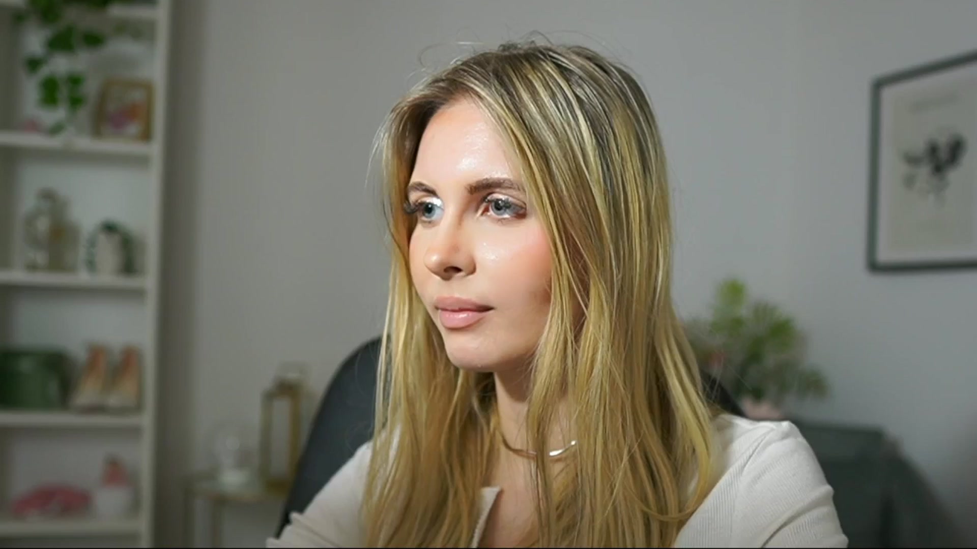 Gallery image thumbnail from Catecrago_'s myfreecams stream on, 03/07/2025, 12:44 image 17 of 20