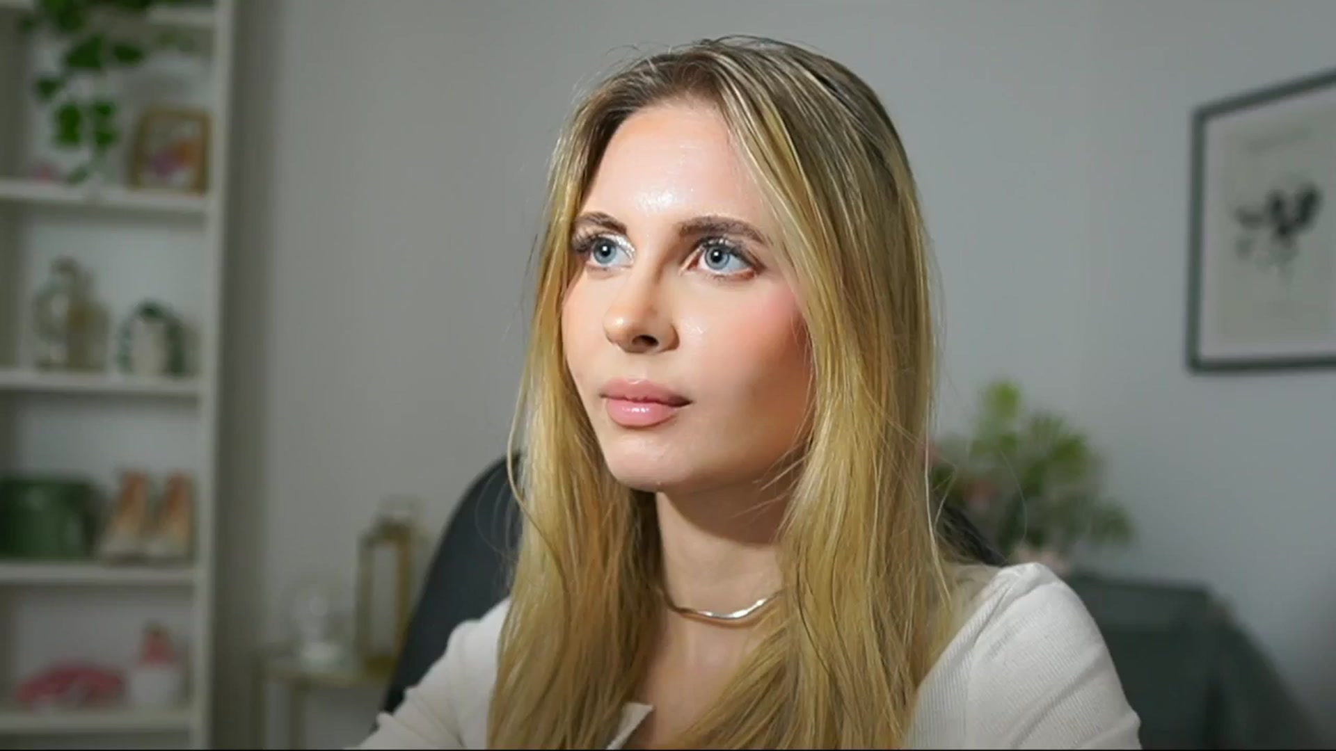 Gallery image thumbnail from Catecrago_'s myfreecams stream on, 03/07/2025, 13:49 image 14 of 20