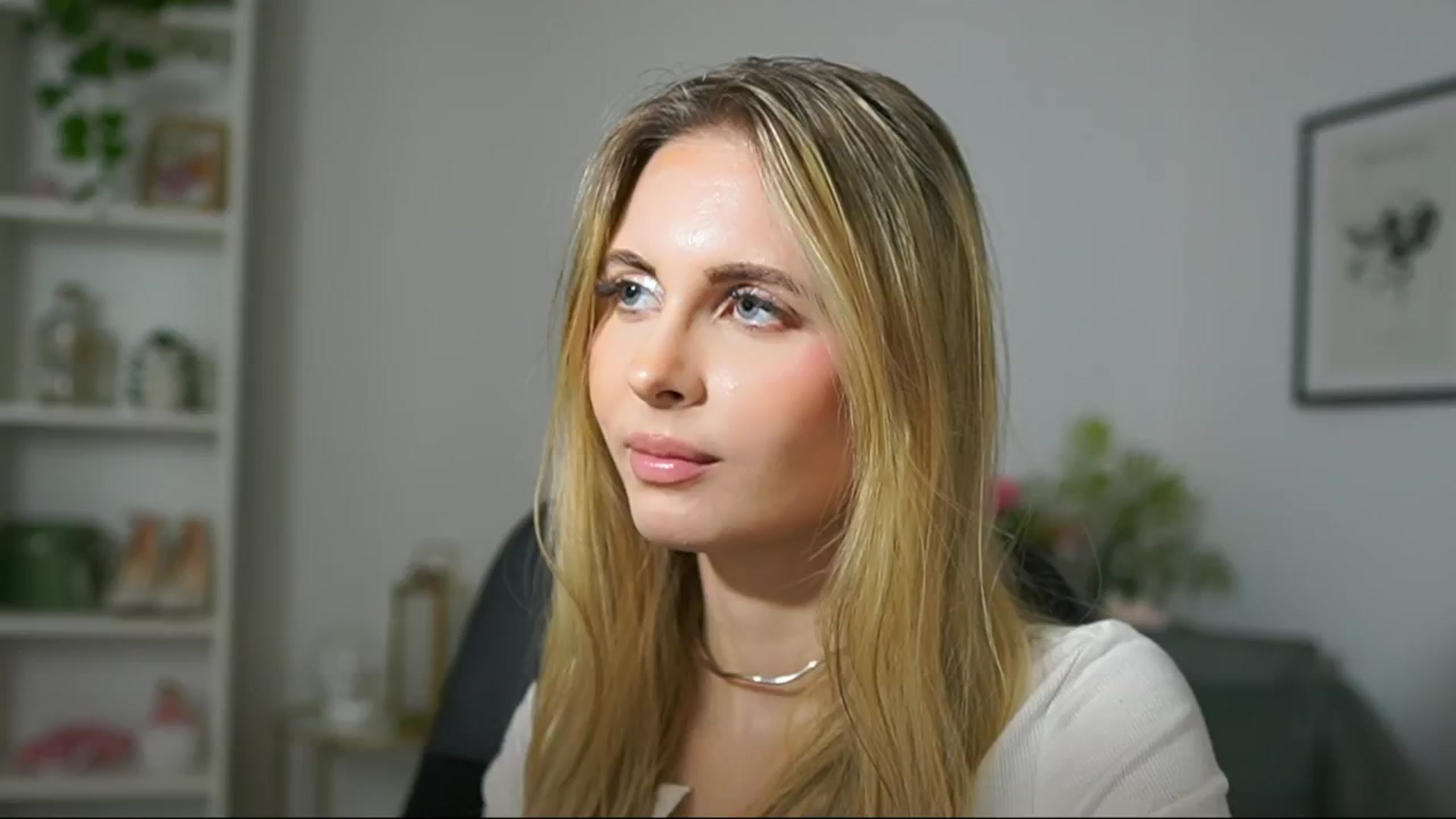 Gallery image thumbnail from Catecrago_'s myfreecams stream on, 03/07/2025, 13:49 image 17 of 20