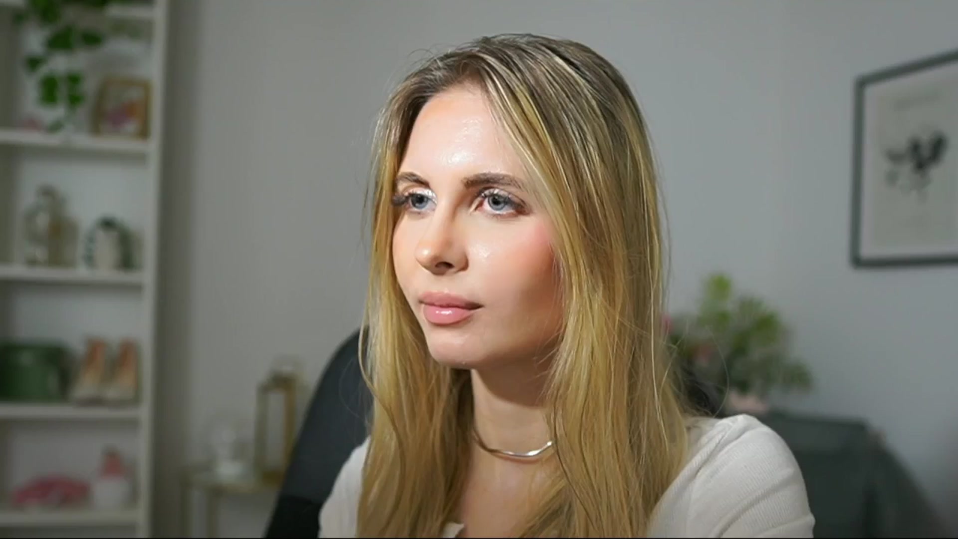 Gallery image thumbnail from Catecrago_'s myfreecams stream on, 03/07/2025, 13:49 image 19 of 20