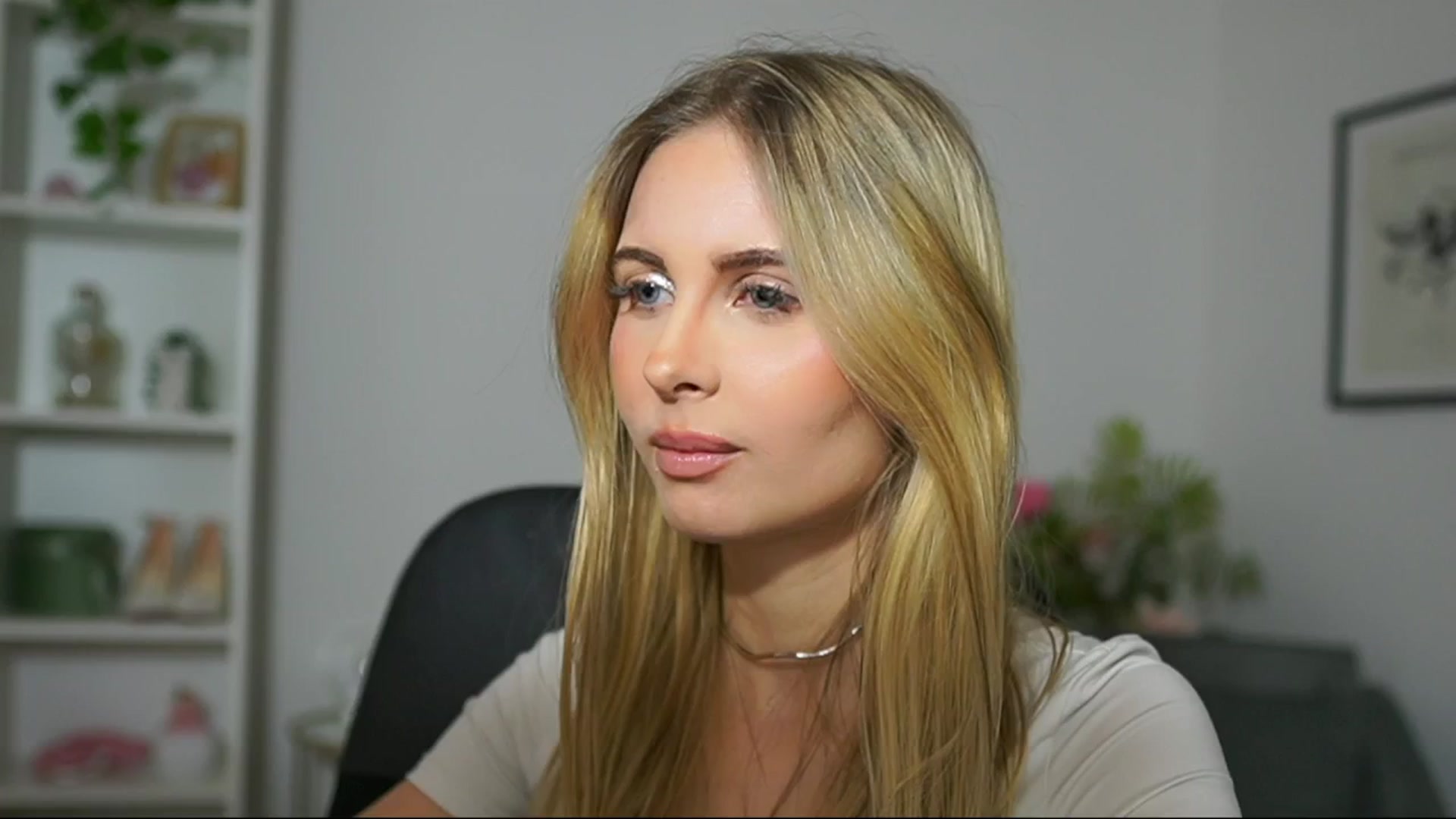Gallery image thumbnail from Catecrago_'s myfreecams stream on, 03/08/2025, 14:26 image 15 of 20