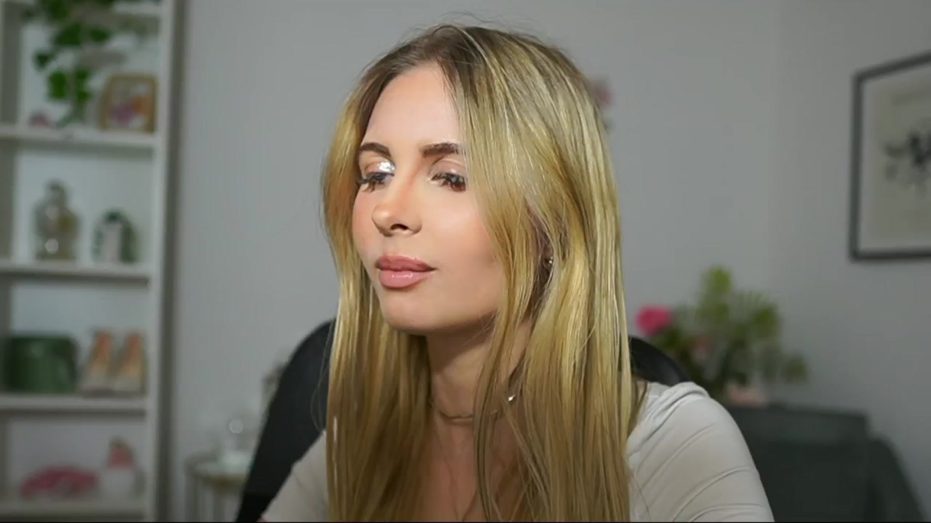 Gallery image thumbnail from Catecrago_'s myfreecams stream on, 03/08/2025, 14:26 image 11 of 20