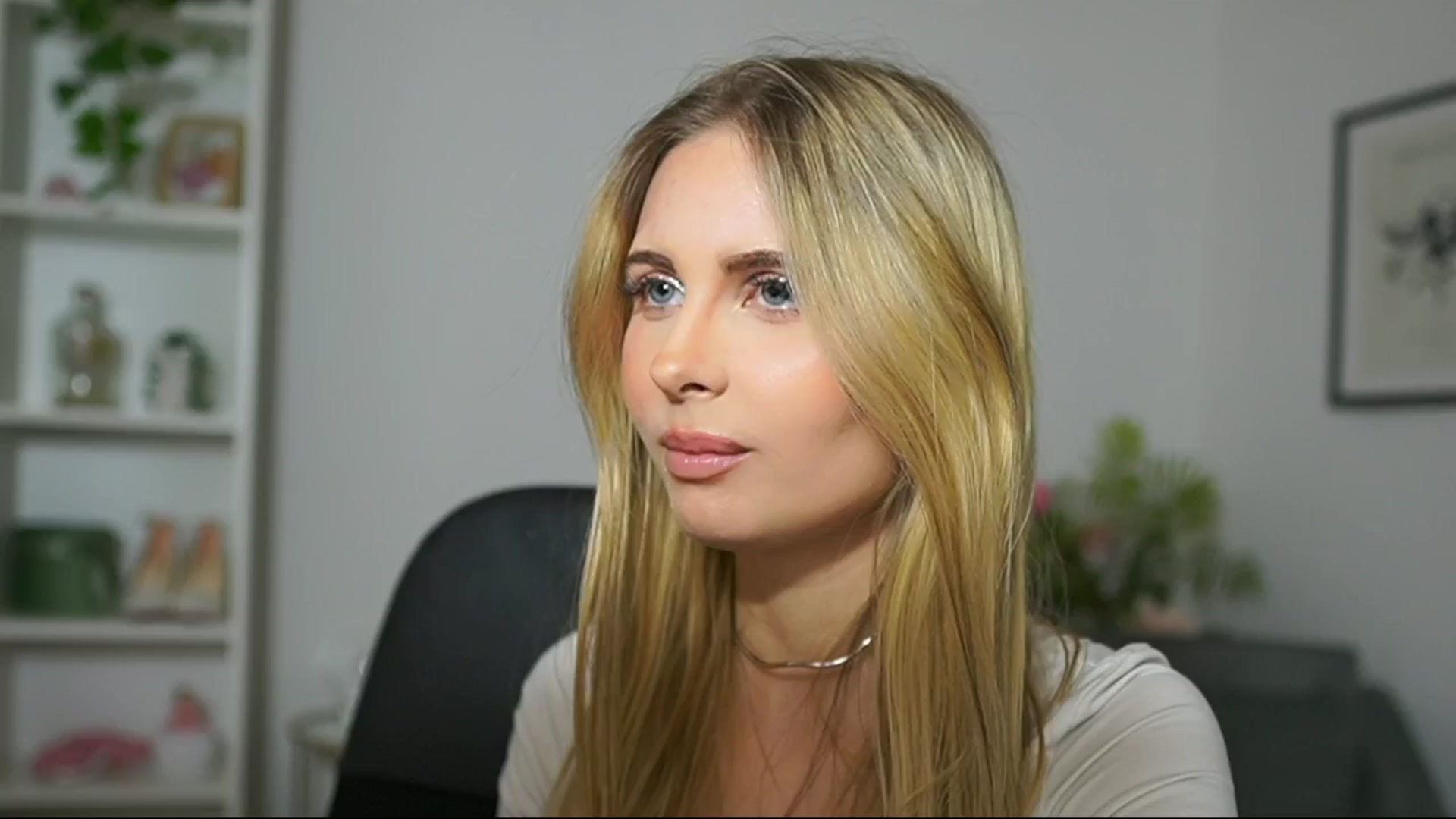 Gallery image thumbnail from Catecrago_'s myfreecams stream on, 03/08/2025, 14:26 image 16 of 20