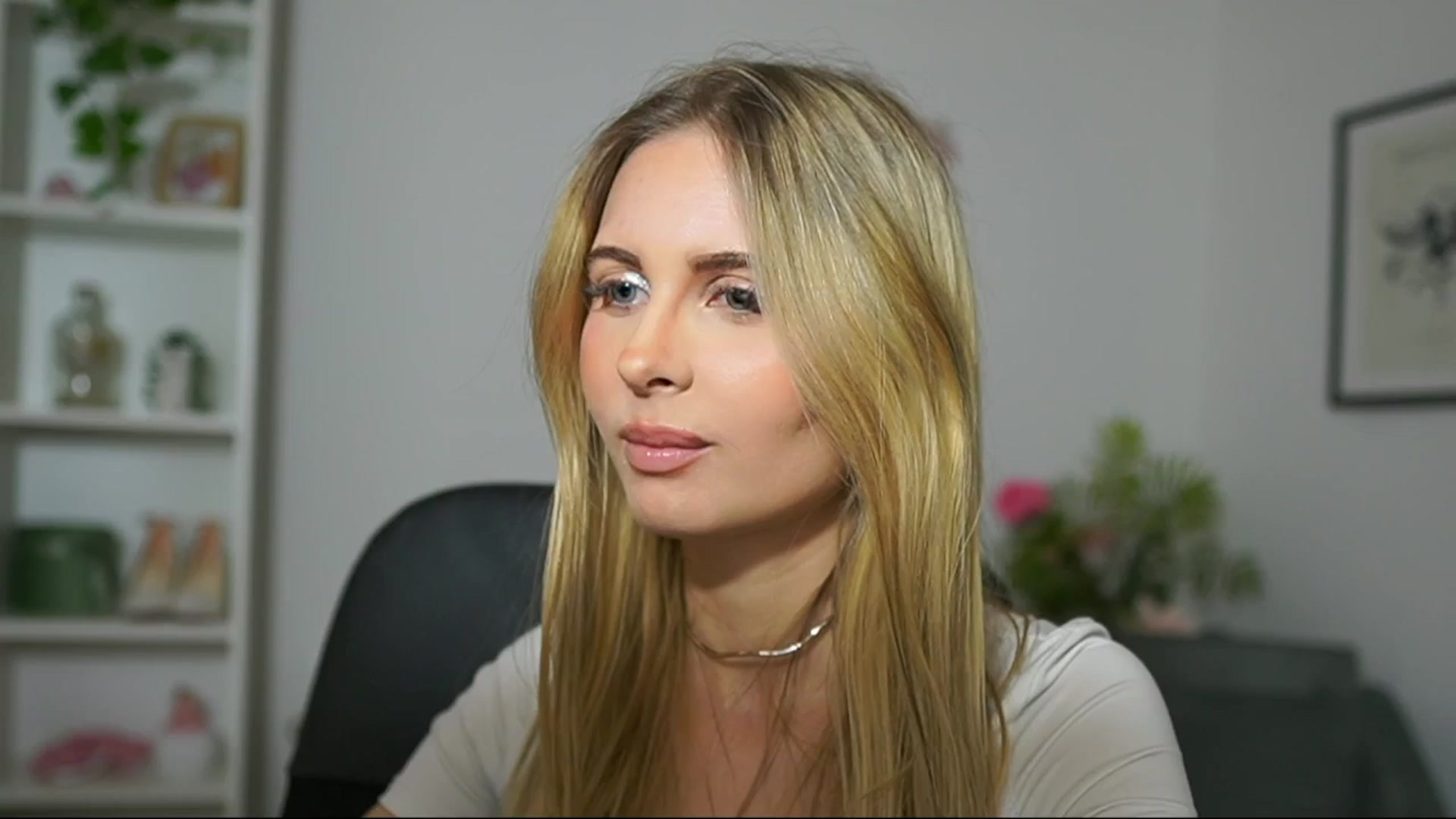 Gallery image thumbnail from Catecrago_'s myfreecams stream on, 03/08/2025, 14:26 image 18 of 20