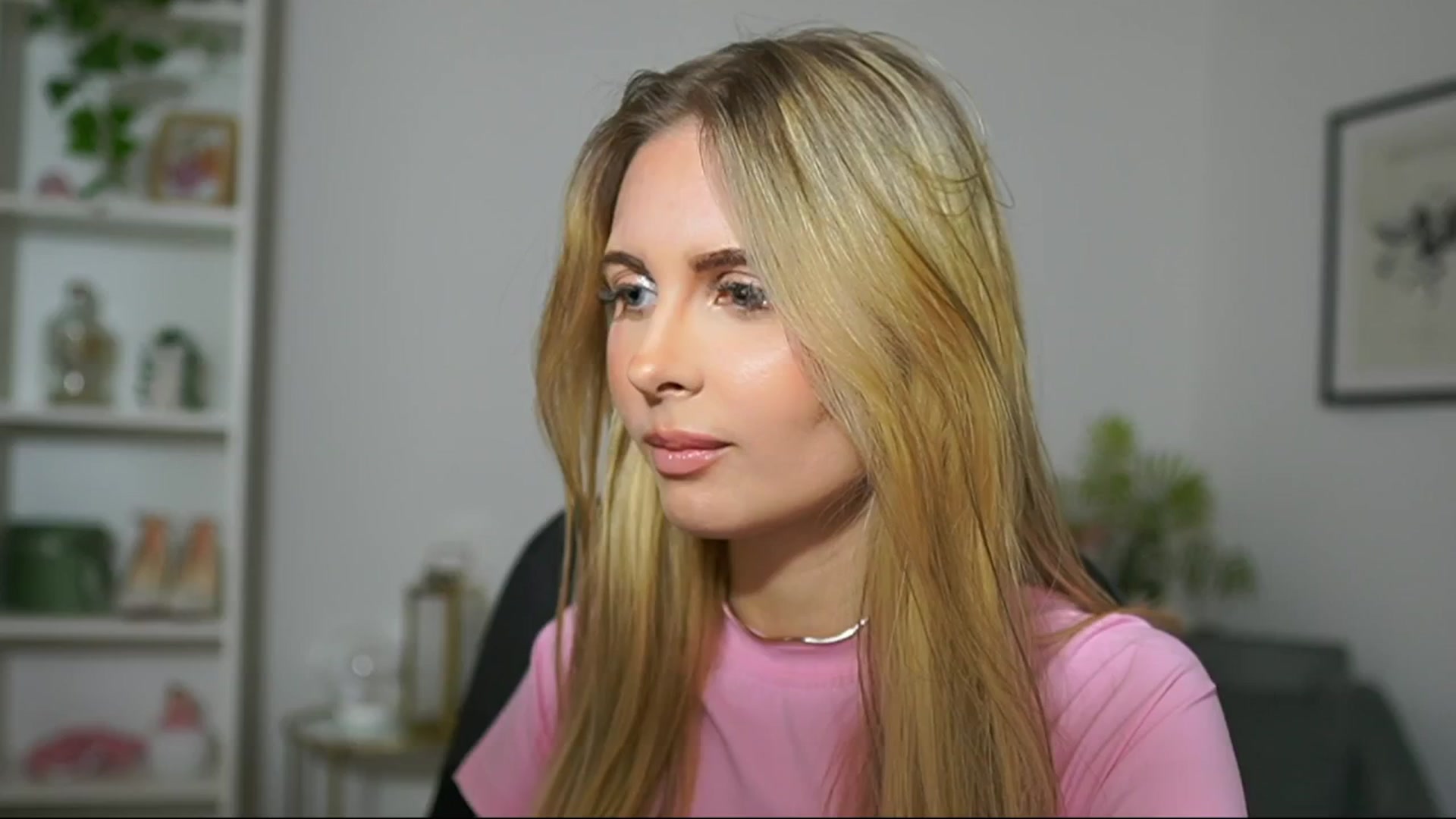 Gallery image thumbnail from Catecrago_'s myfreecams stream on, 03/08/2025, 16:50 image 7 of 20