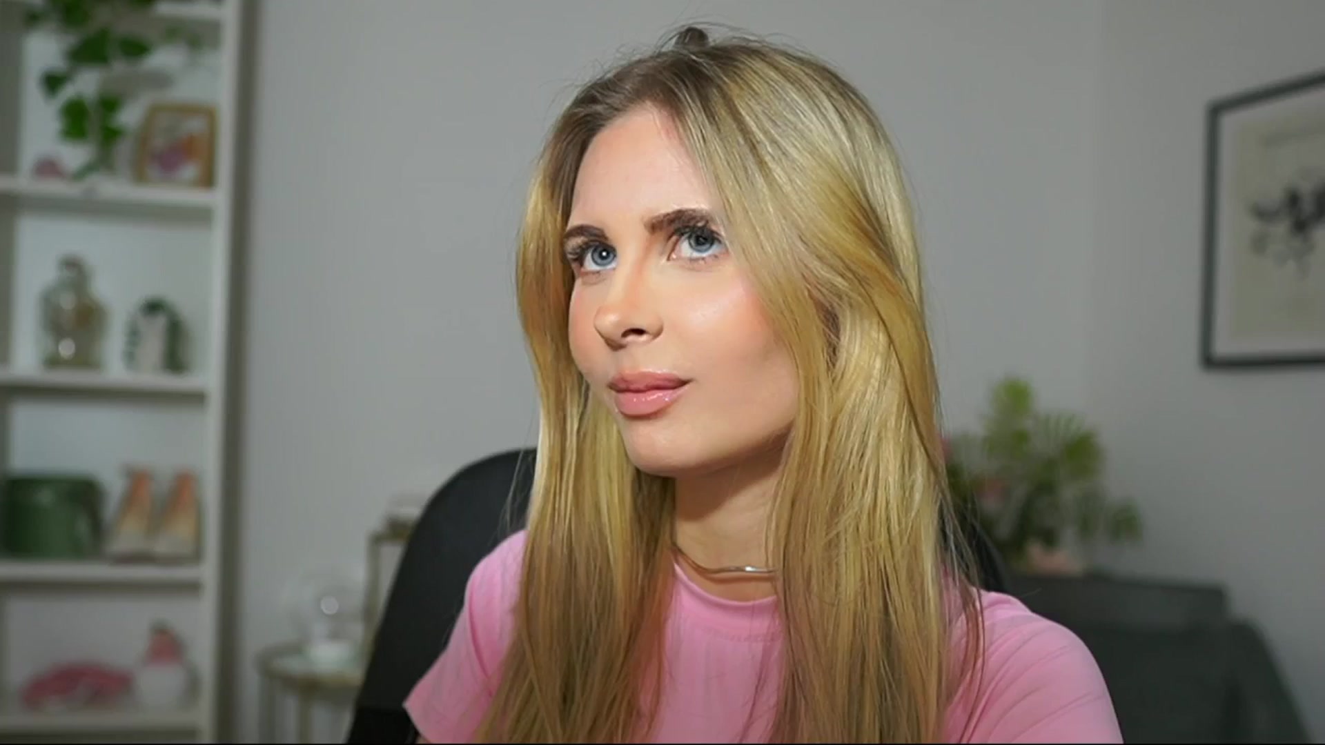 Gallery image thumbnail from Catecrago_'s myfreecams stream on, 03/08/2025, 16:50 image 1 of 20