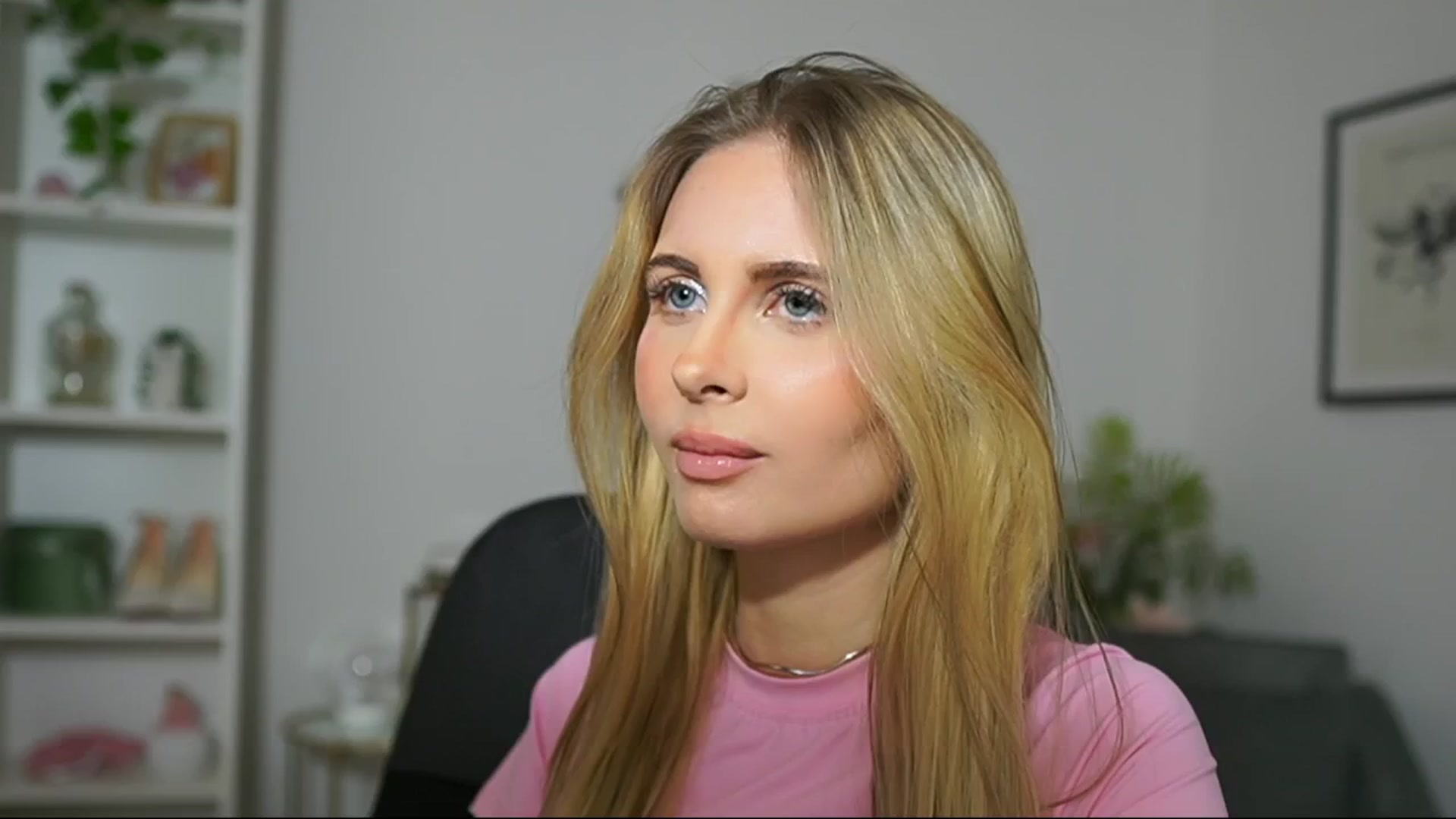 Gallery image thumbnail from Catecrago_'s myfreecams stream on, 03/08/2025, 16:50 image 17 of 20