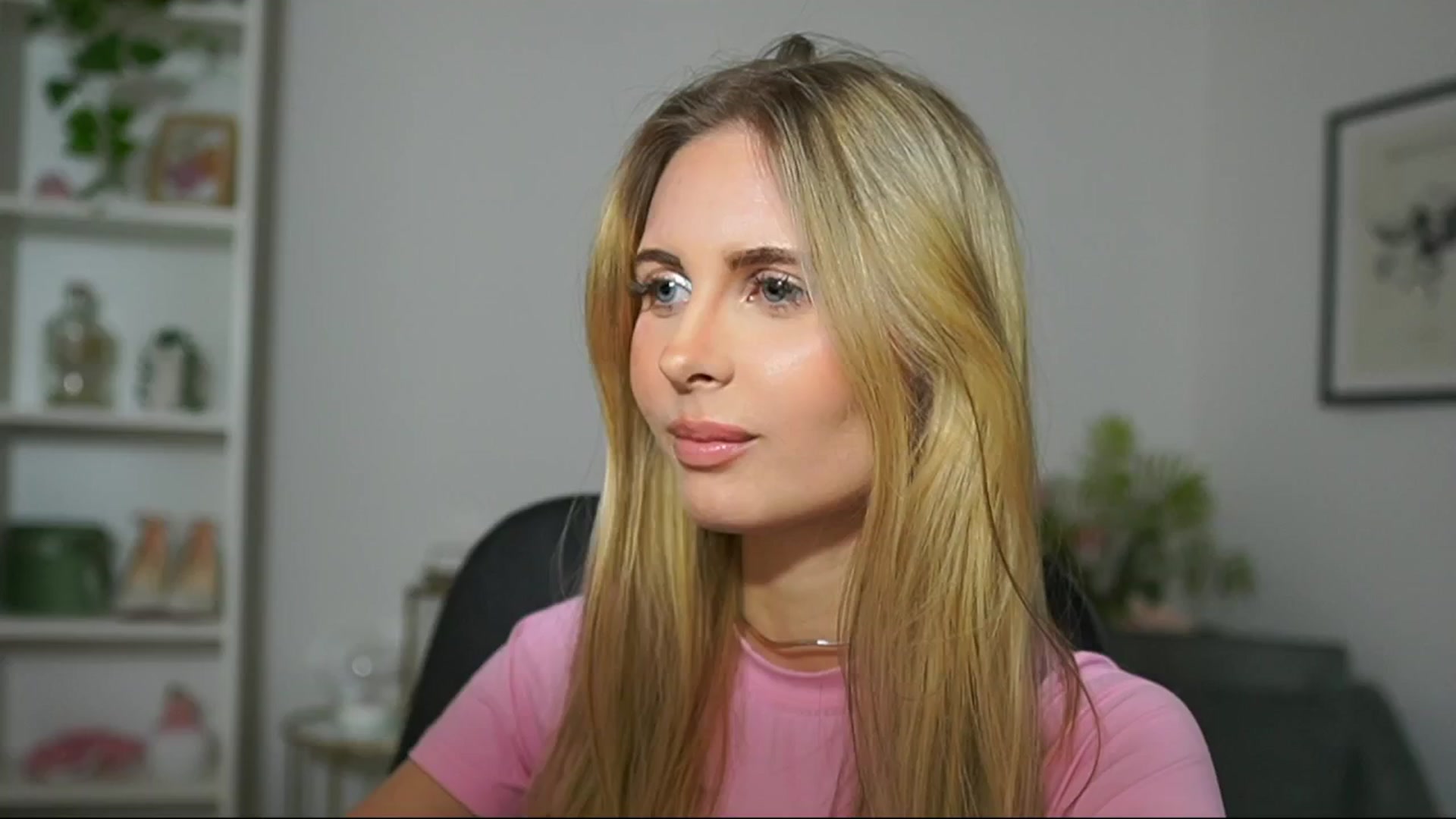 Gallery image thumbnail from Catecrago_'s myfreecams stream on, 03/08/2025, 16:50 image 2 of 20