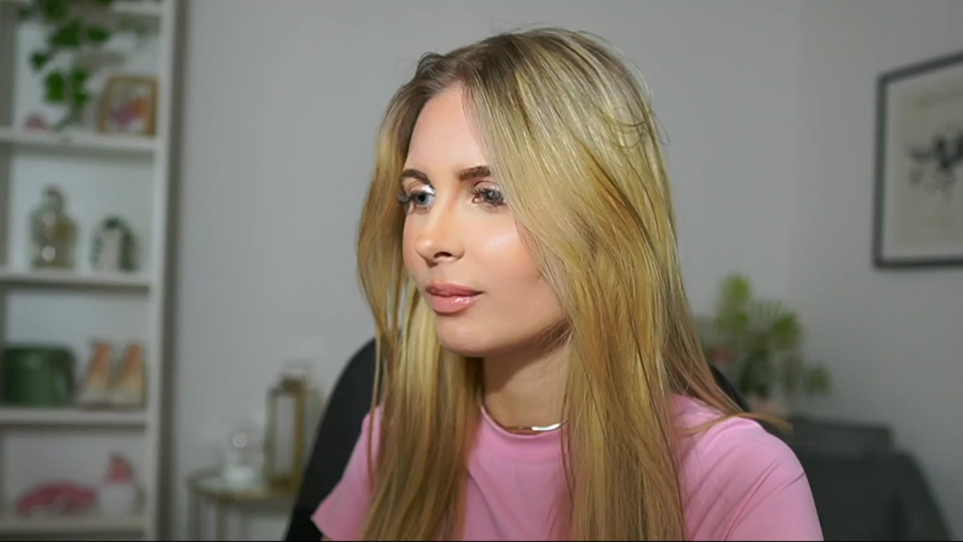 Gallery image thumbnail from Catecrago_'s myfreecams stream on, 03/08/2025, 16:50 image 8 of 20