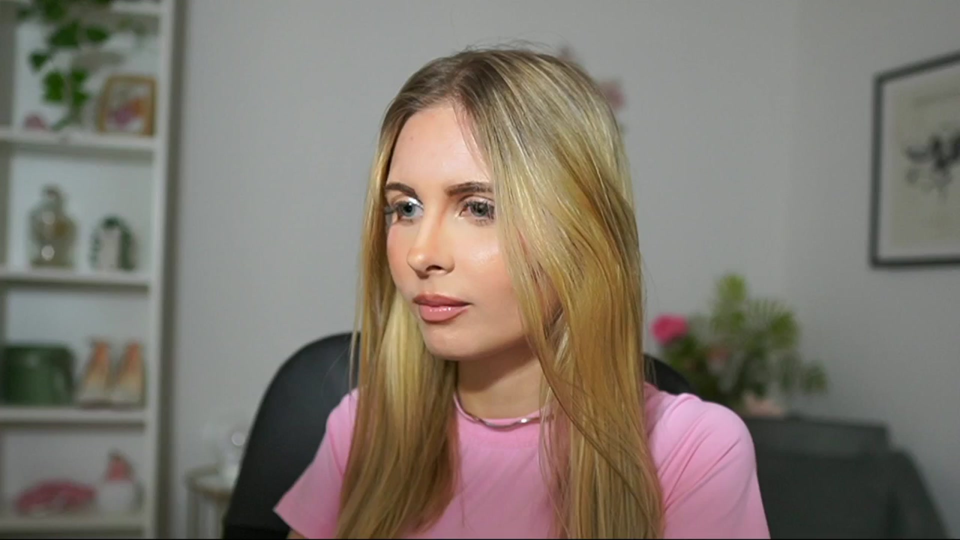 Gallery image thumbnail from Catecrago_'s myfreecams stream on, 03/08/2025, 18:13 image 12 of 20