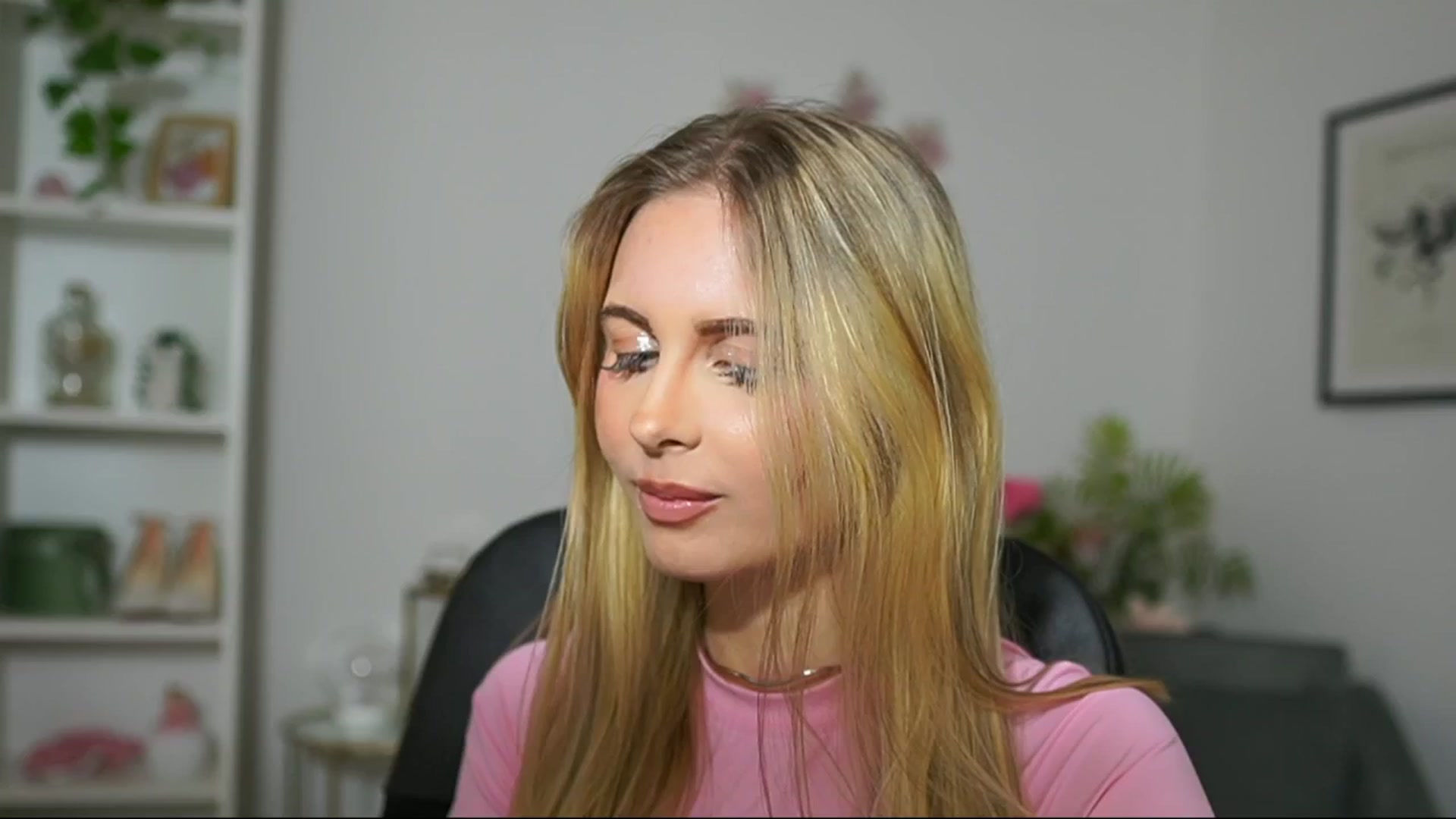 Gallery image thumbnail from Catecrago_'s myfreecams stream on, 03/08/2025, 18:13 image 19 of 20