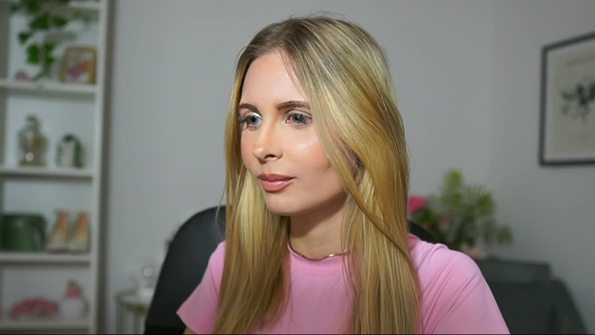 Gallery image thumbnail from Catecrago_'s myfreecams stream on, 03/08/2025, 18:13 image 3 of 20
