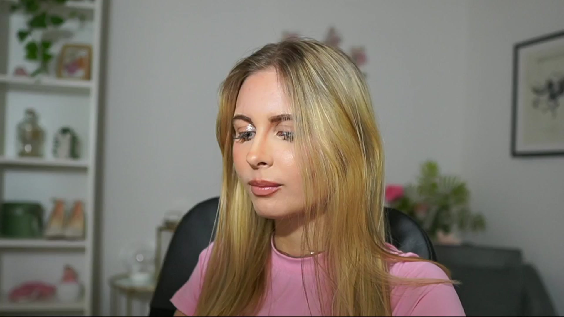 Gallery image thumbnail from Catecrago_'s myfreecams stream on, 03/08/2025, 18:13 image 18 of 20
