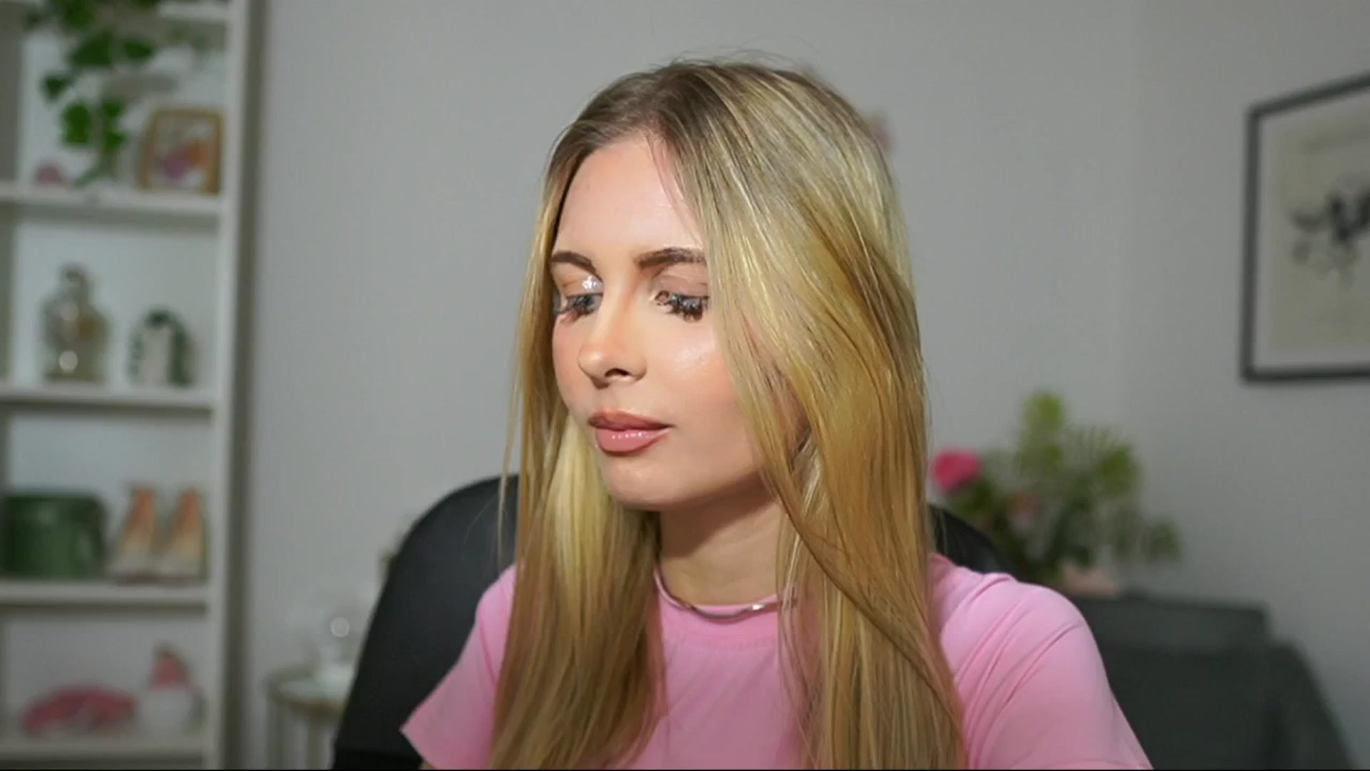Gallery image thumbnail from Catecrago_'s myfreecams stream on, 03/08/2025, 18:13 image 8 of 20