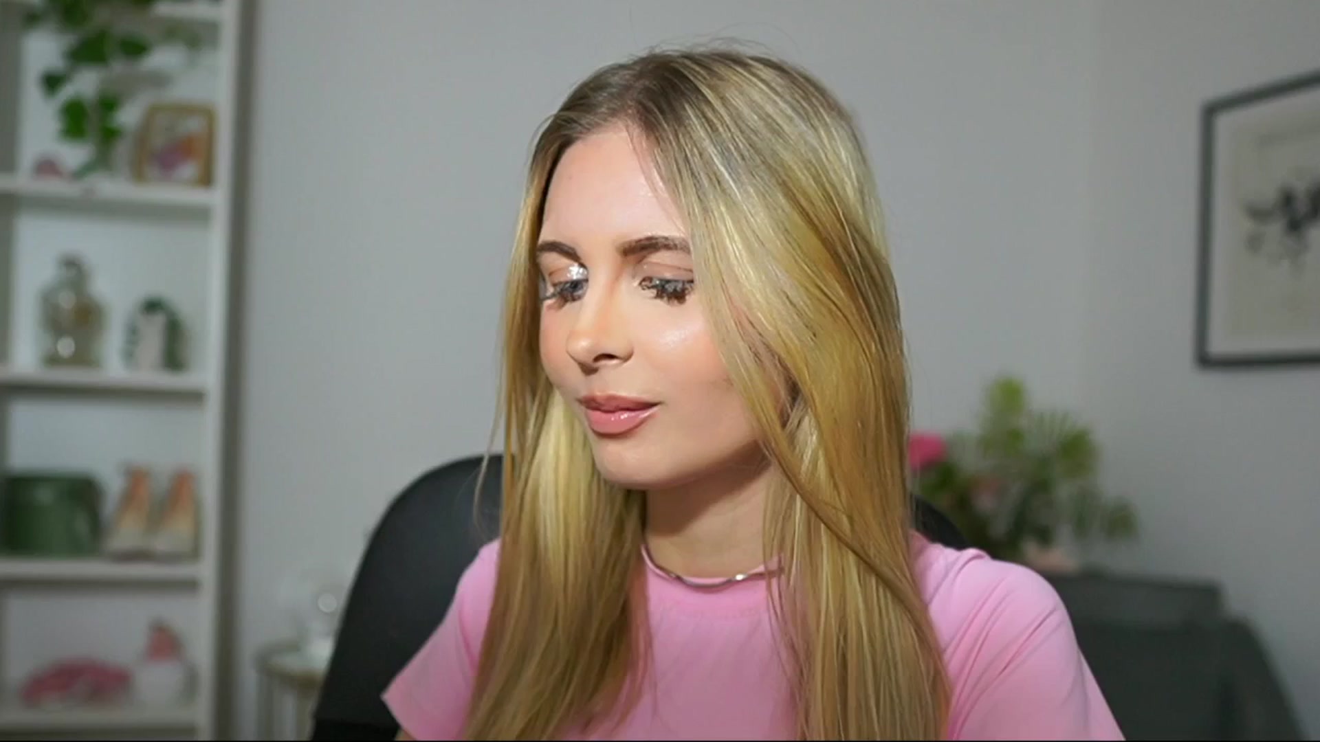 Gallery image thumbnail from Catecrago_'s myfreecams stream on, 03/08/2025, 18:13 image 4 of 20