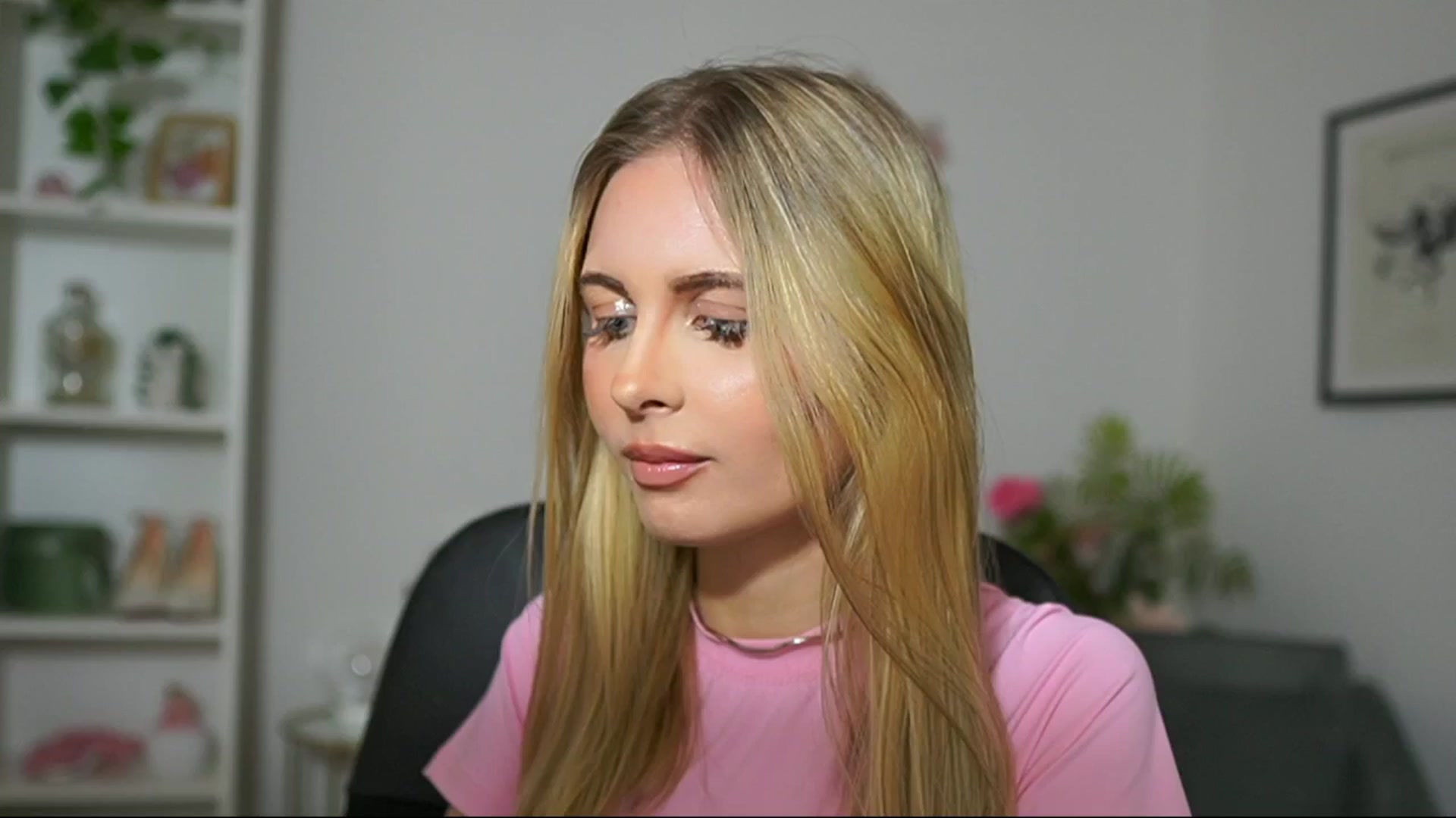Gallery image thumbnail from Catecrago_'s myfreecams stream on, 03/08/2025, 18:13 image 10 of 20