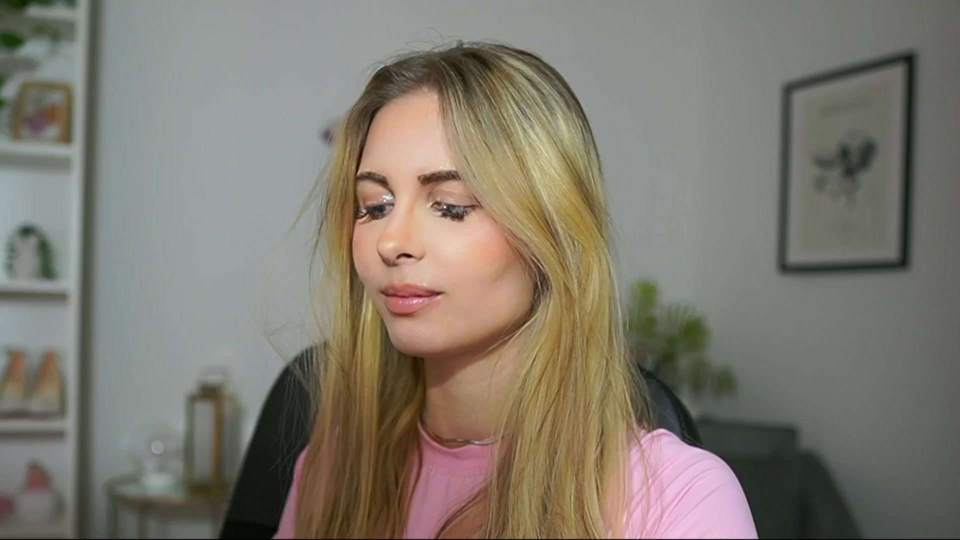 Gallery image thumbnail from Catecrago_'s myfreecams stream on, 03/10/2025, 14:26 image 11 of 20