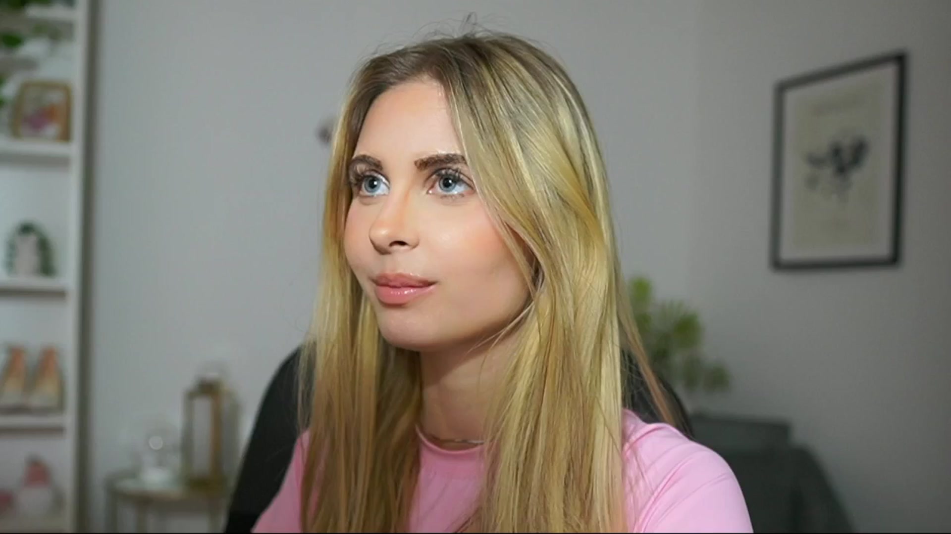 Gallery image thumbnail from Catecrago_'s myfreecams stream on, 03/10/2025, 14:26 image 6 of 20