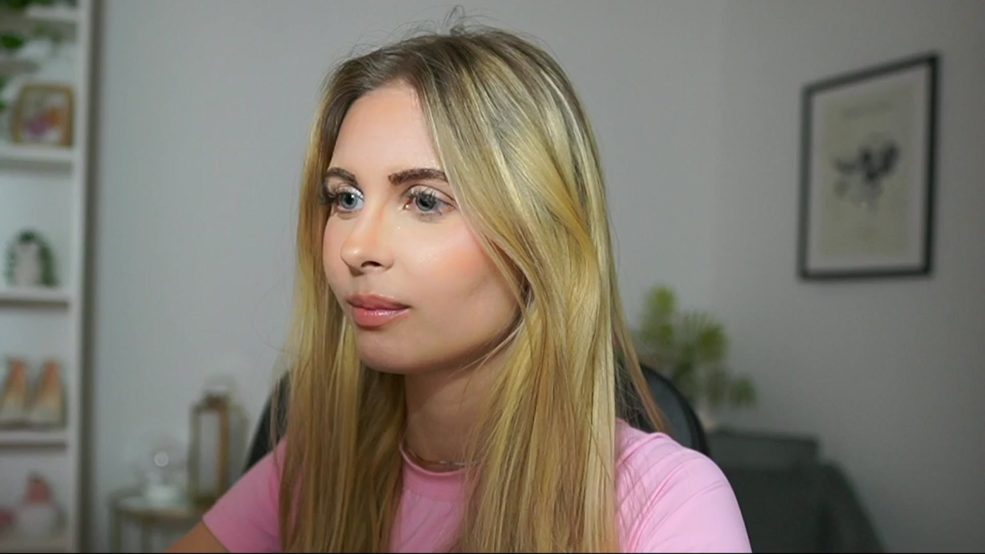 Gallery image thumbnail from Catecrago_'s myfreecams stream on, 03/10/2025, 14:26 image 2 of 20
