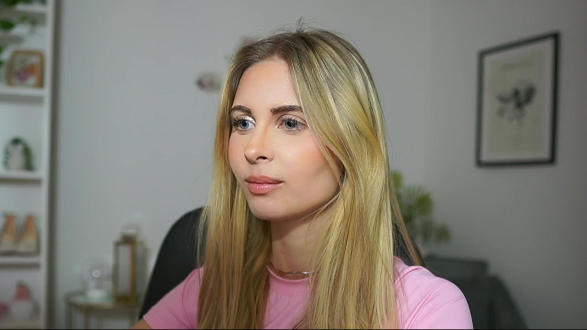 Gallery image thumbnail from Catecrago_'s myfreecams stream on, 03/10/2025, 14:26 image 7 of 20