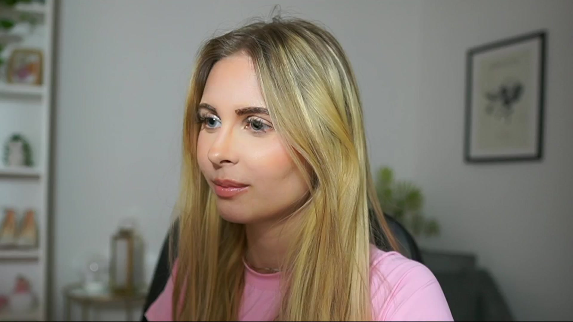 Gallery image thumbnail from Catecrago_'s myfreecams stream on, 03/10/2025, 14:26 image 5 of 20