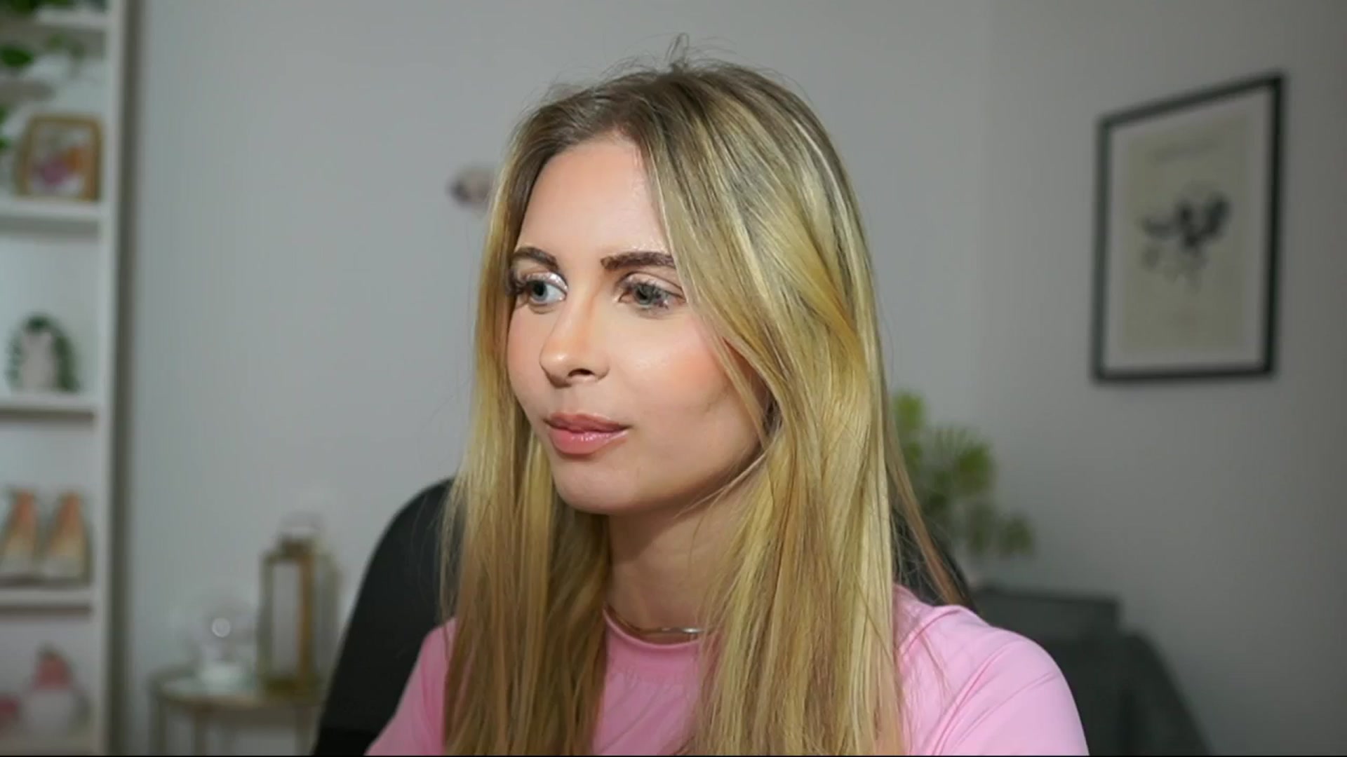 Gallery image thumbnail from Catecrago_'s myfreecams stream on, 03/10/2025, 14:26 image 9 of 20
