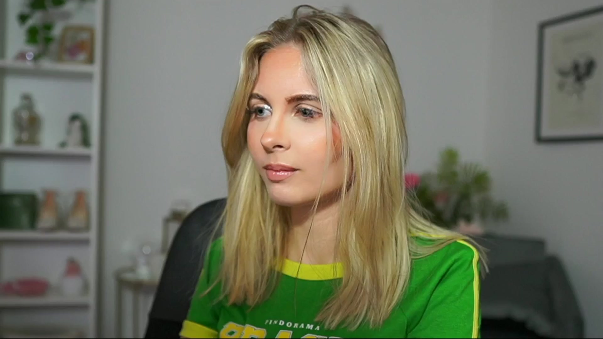 Gallery image thumbnail from Catecrago_'s myfreecams stream on, 03/14/2025, 09:29 image 10 of 20