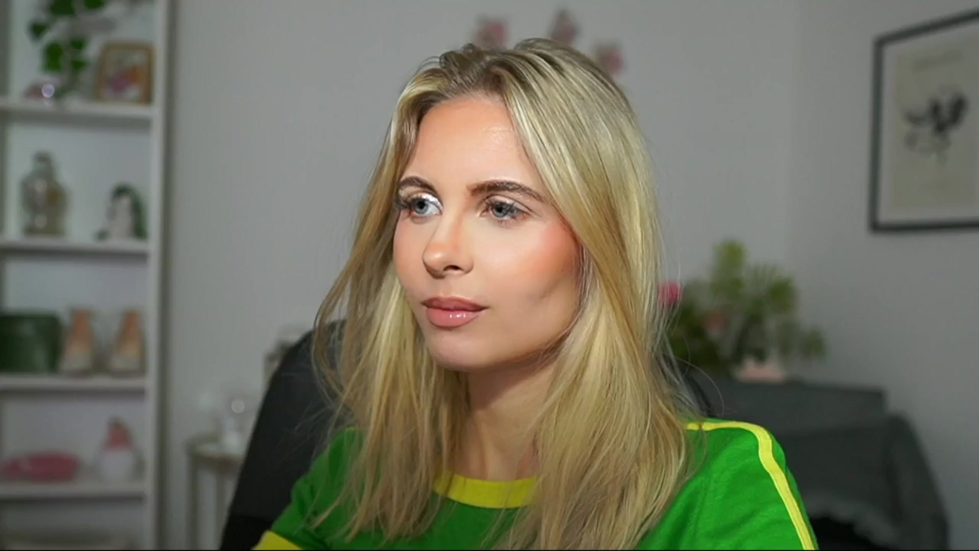 Gallery image thumbnail from Catecrago_'s myfreecams stream on, 03/14/2025, 09:29 image 16 of 20