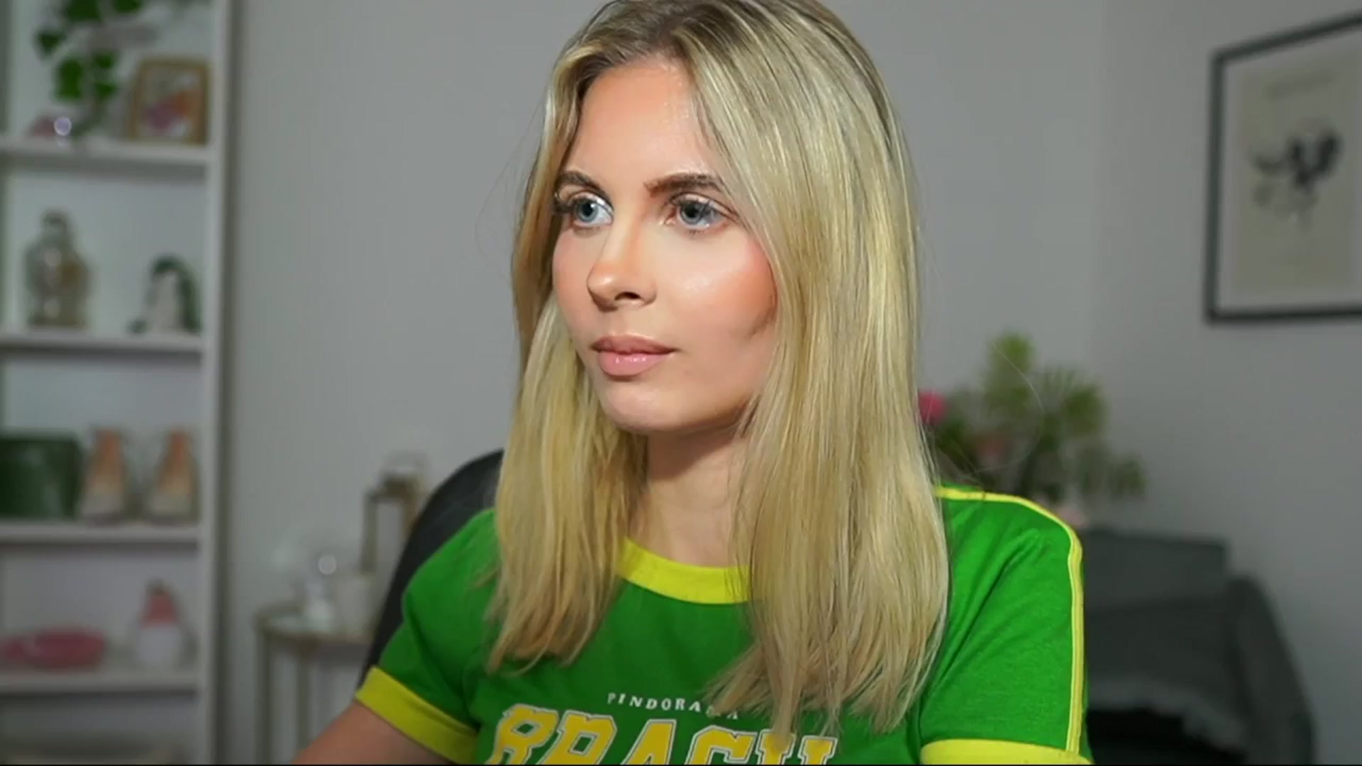 Gallery image thumbnail from Catecrago_'s myfreecams stream on, 03/14/2025, 13:06 image 15 of 20