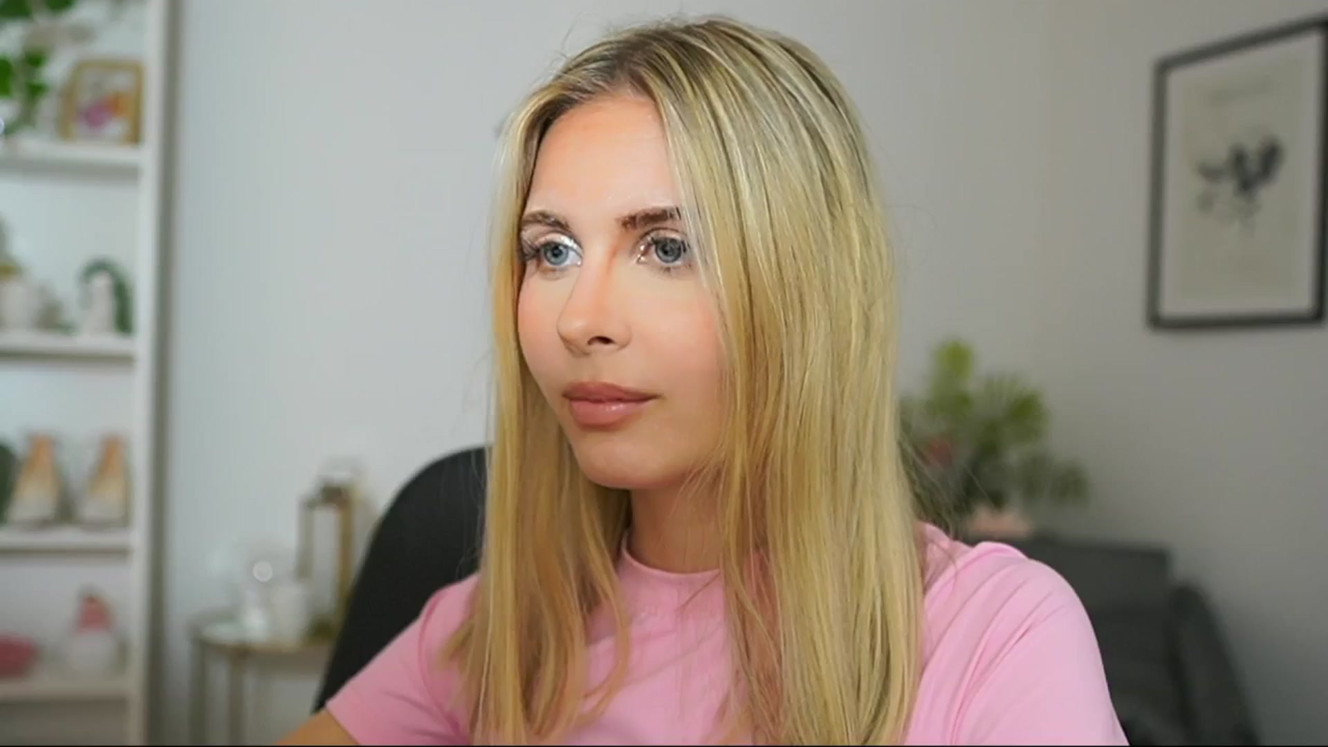 Gallery image thumbnail from Catecrago_'s myfreecams stream on, 03/15/2025, 15:00 image 18 of 20