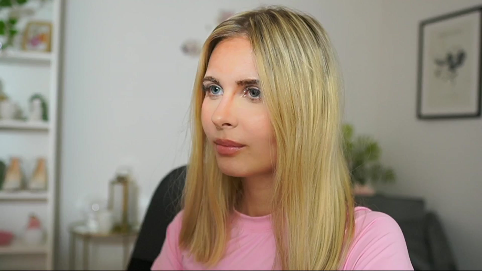 Gallery image thumbnail from Catecrago_'s myfreecams stream on, 03/15/2025, 15:00 image 2 of 20