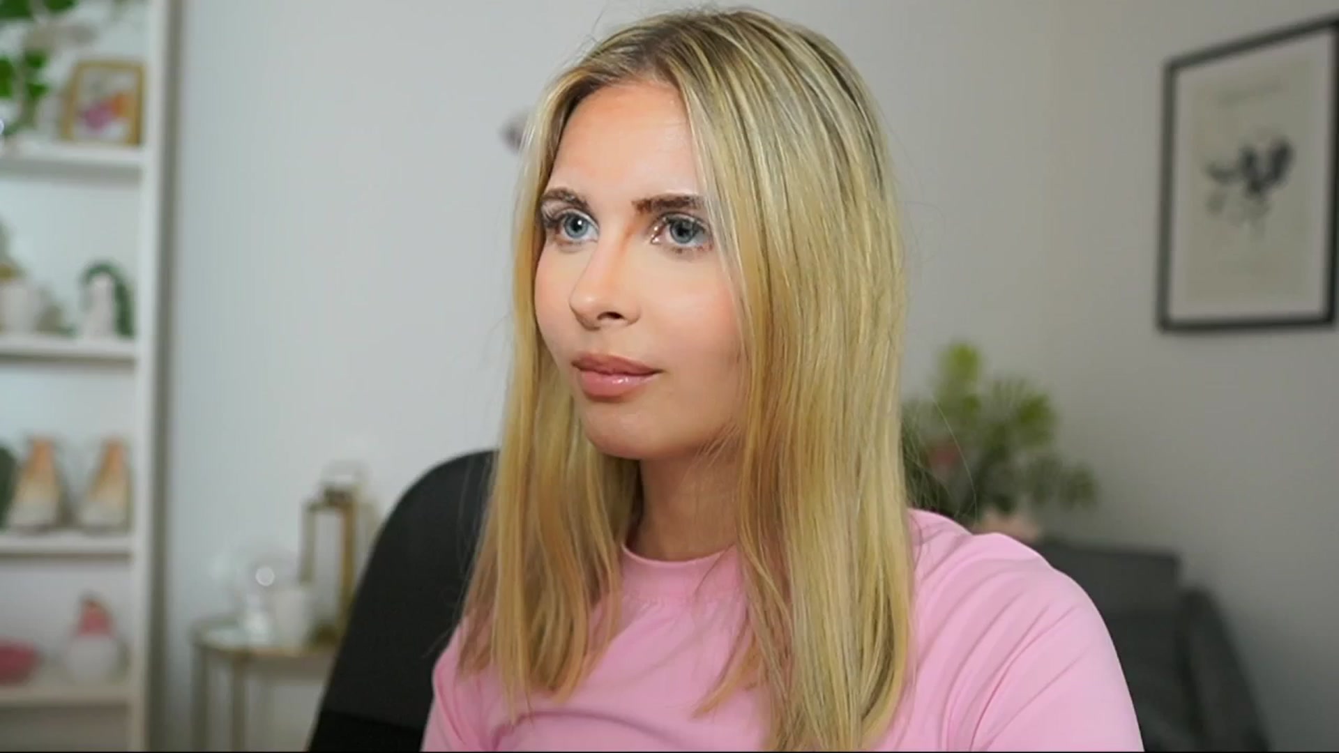 Gallery image thumbnail from Catecrago_'s myfreecams stream on, 03/15/2025, 15:00 image 10 of 20