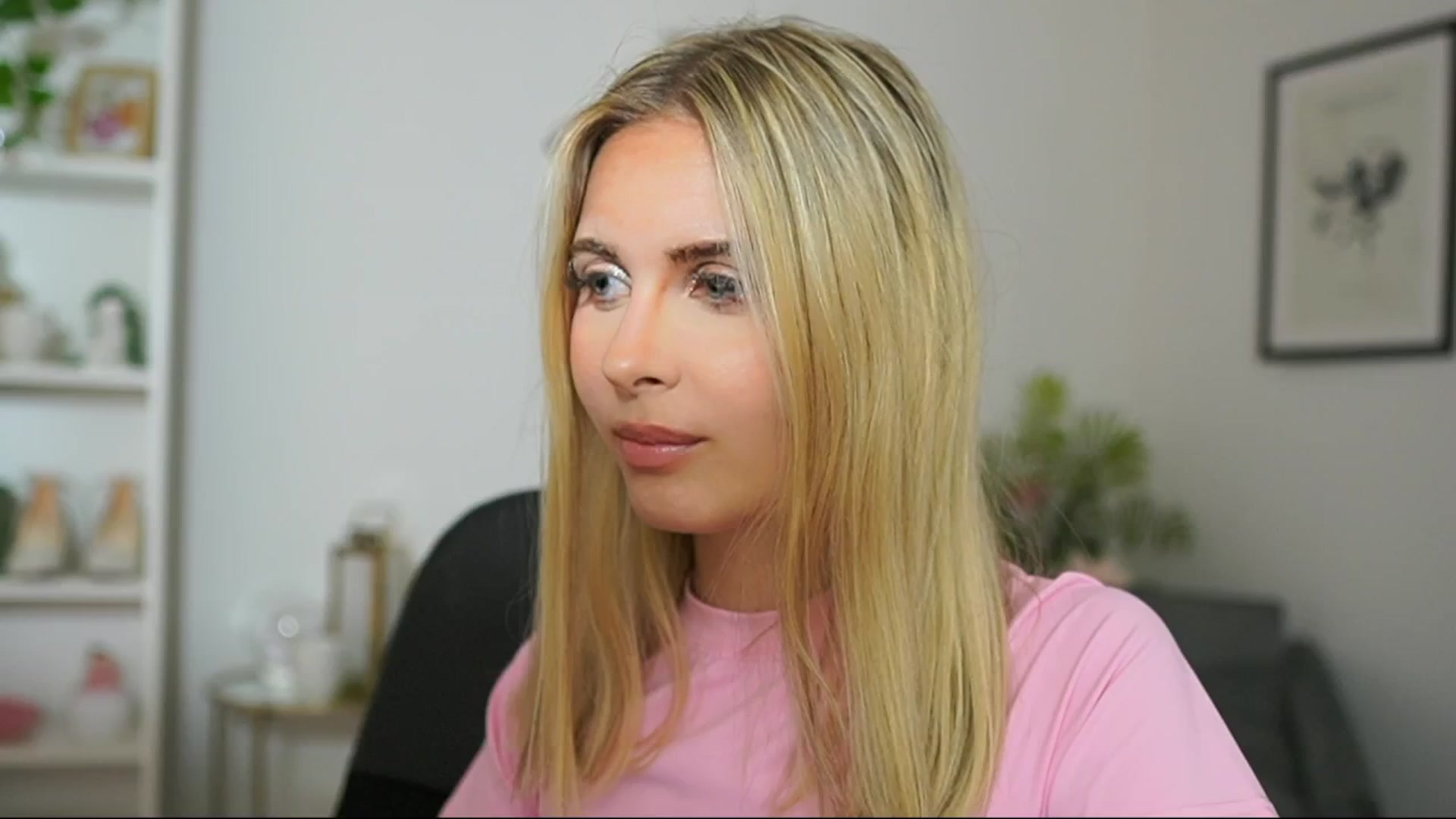 Gallery image thumbnail from Catecrago_'s myfreecams stream on, 03/15/2025, 15:00 image 17 of 20