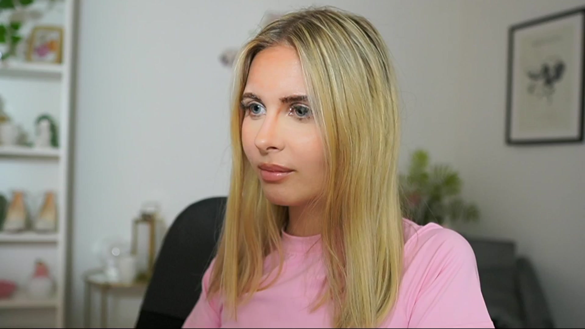 Gallery image thumbnail from Catecrago_'s myfreecams stream on, 03/15/2025, 15:00 image 13 of 20