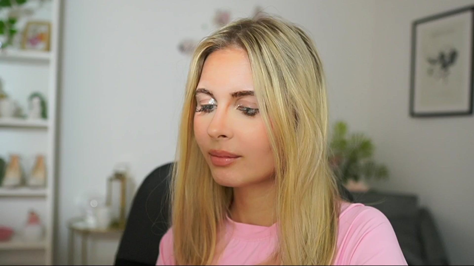 Gallery image thumbnail from Catecrago_'s myfreecams stream on, 03/15/2025, 16:07 image 2 of 20