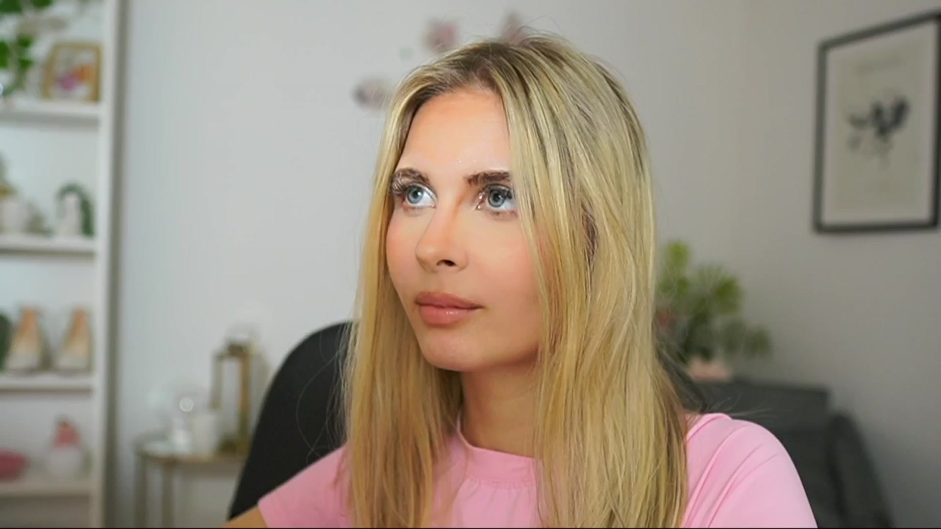 Gallery image thumbnail from Catecrago_'s myfreecams stream on, 03/15/2025, 16:07 image 7 of 20