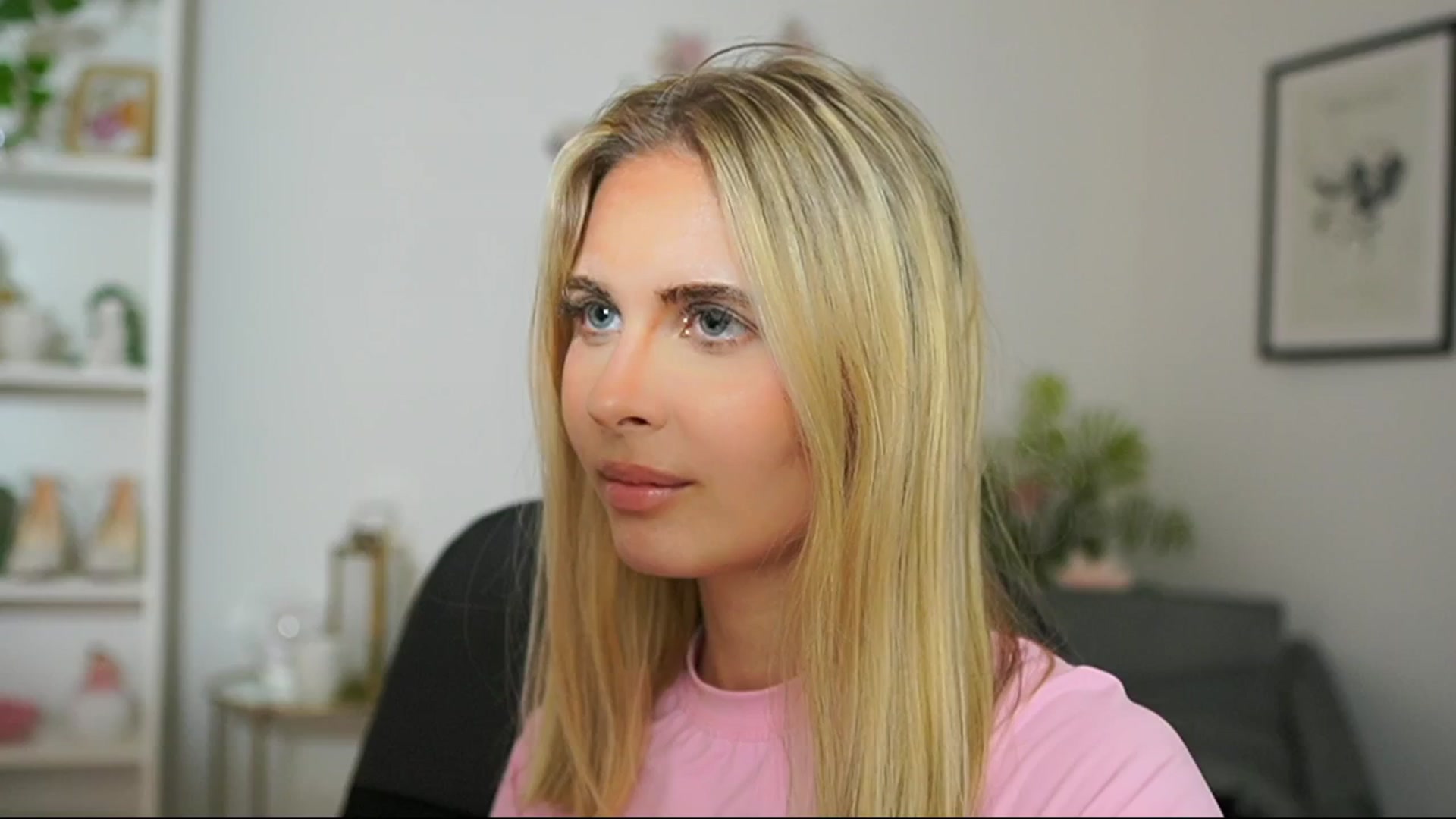 Gallery image thumbnail from Catecrago_'s myfreecams stream on, 03/15/2025, 16:07 image 18 of 20