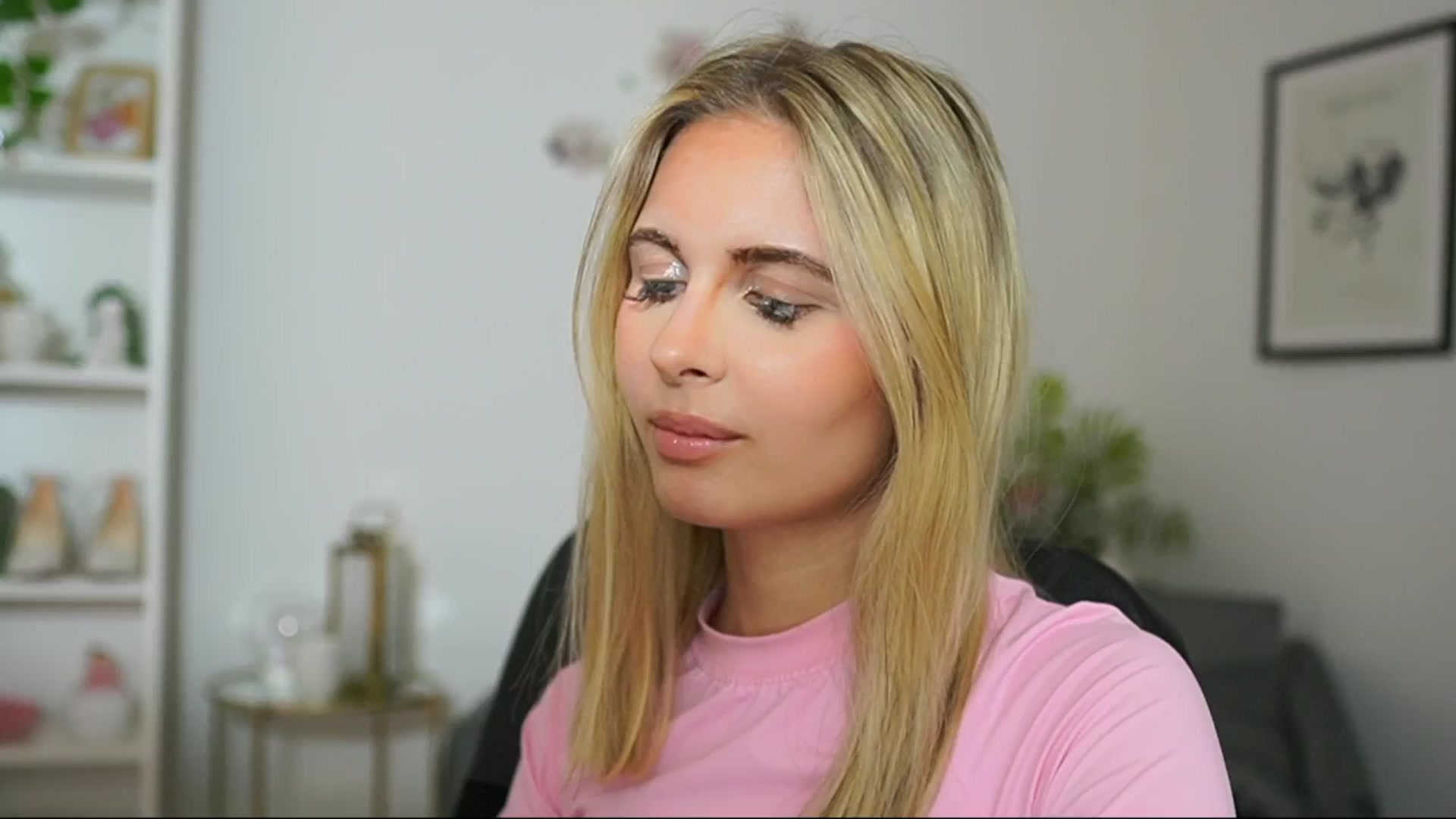 Gallery image thumbnail from Catecrago_'s myfreecams stream on, 03/15/2025, 17:15 image 11 of 20