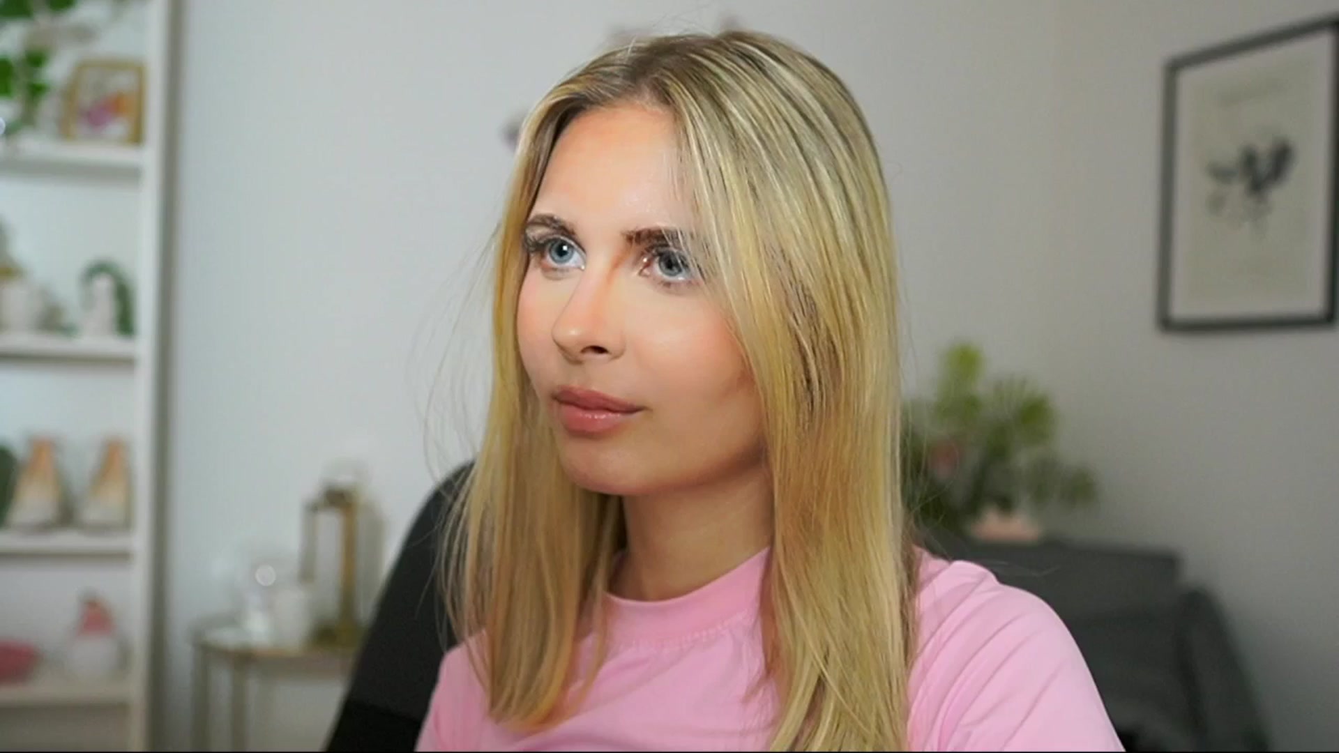 Gallery image thumbnail from Catecrago_'s myfreecams stream on, 03/15/2025, 18:52 image 6 of 20