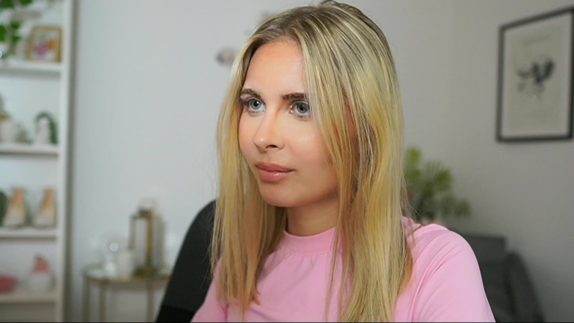 Gallery image thumbnail from Catecrago_'s myfreecams stream on, 03/15/2025, 18:52 image 13 of 20
