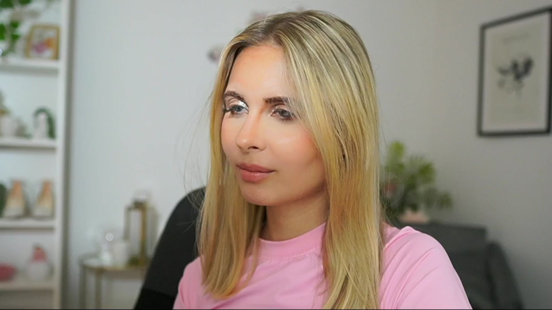 Gallery image thumbnail from Catecrago_'s myfreecams stream on, 03/15/2025, 18:52 image 4 of 20