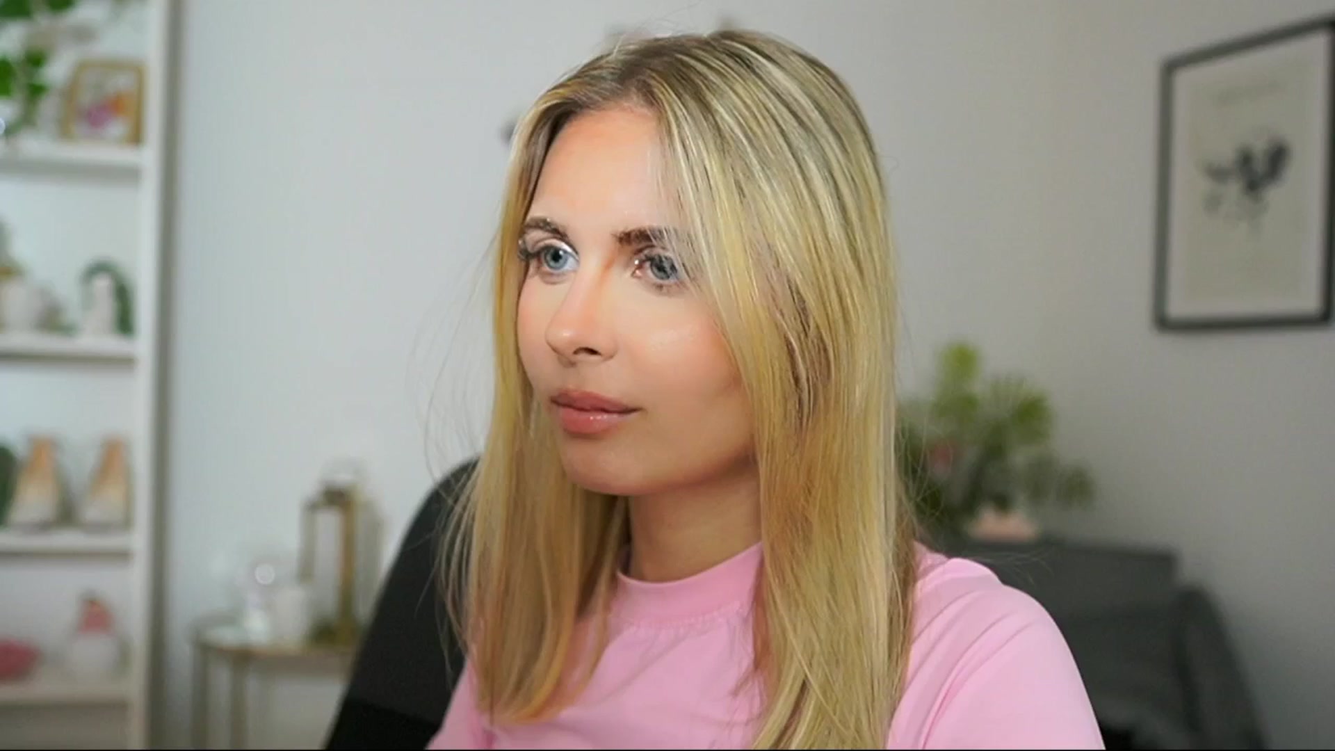 Gallery image thumbnail from Catecrago_'s myfreecams stream on, 03/15/2025, 18:52 image 8 of 20