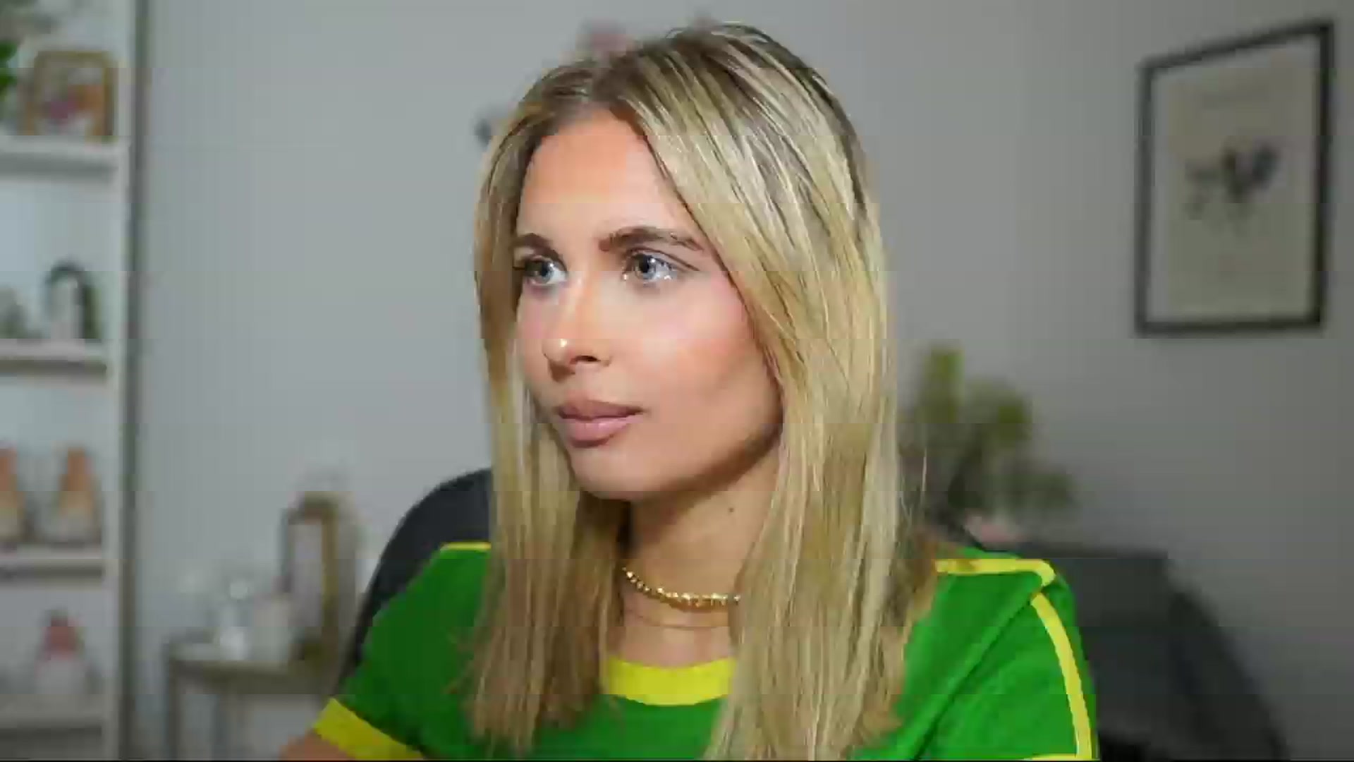 Gallery image thumbnail from Catecrago_'s myfreecams stream on, 03/18/2025, 14:31 image 2 of 20