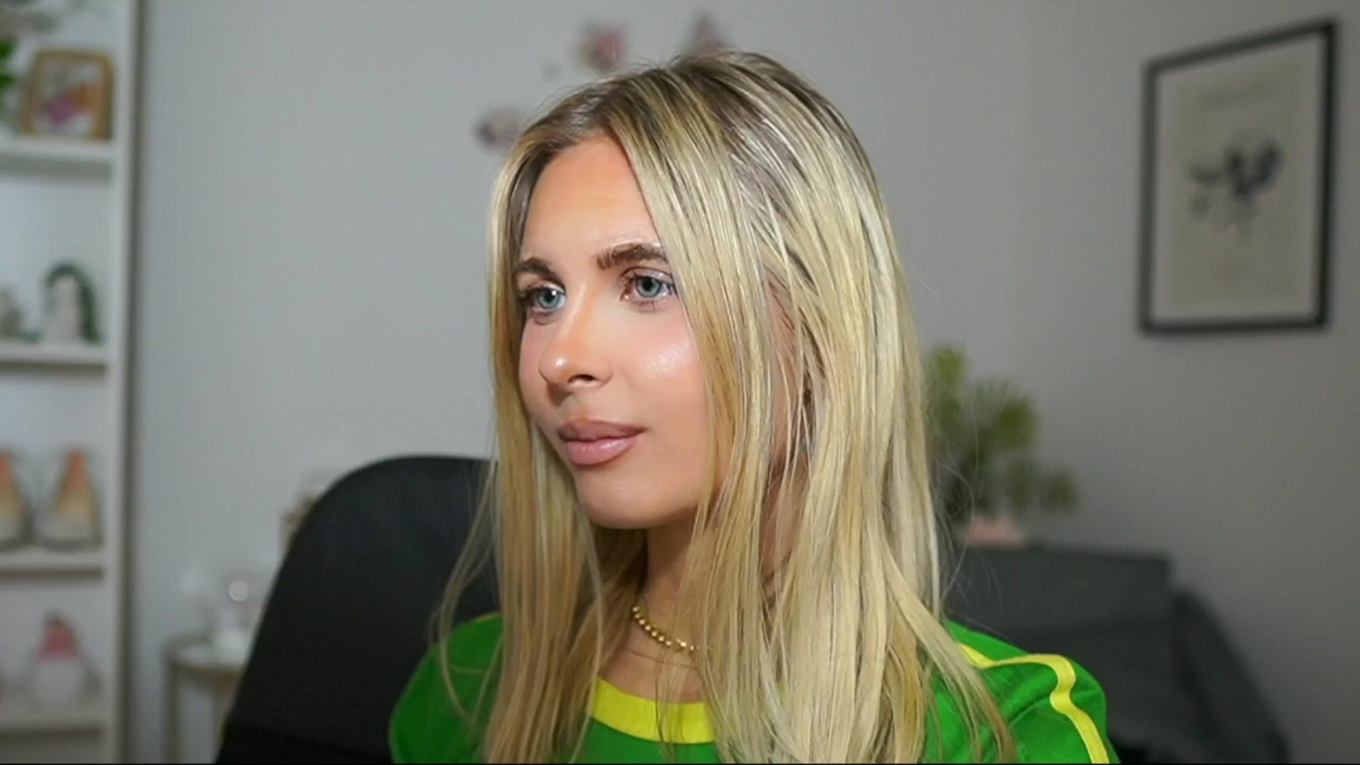 Gallery image thumbnail from Catecrago_'s myfreecams stream on, 03/18/2025, 15:07 image 7 of 20