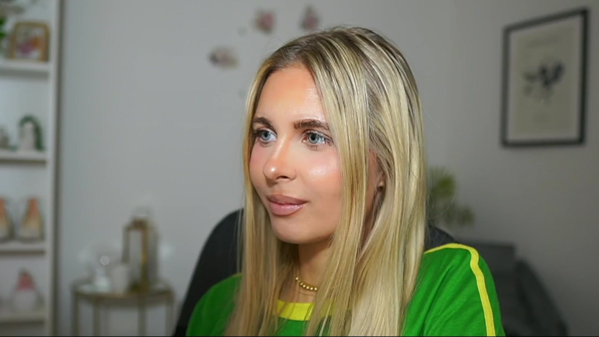 Gallery image thumbnail from Catecrago_'s myfreecams stream on, 03/18/2025, 16:31 image 13 of 20