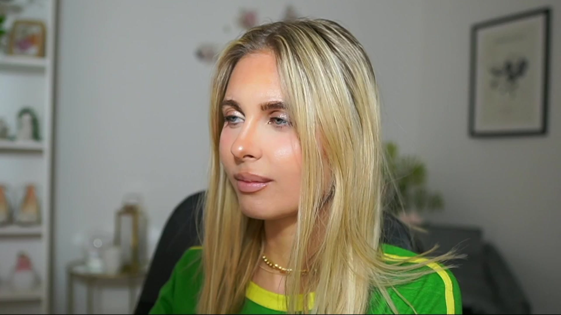 Gallery image thumbnail from Catecrago_'s myfreecams stream on, 03/18/2025, 16:31 image 20 of 20
